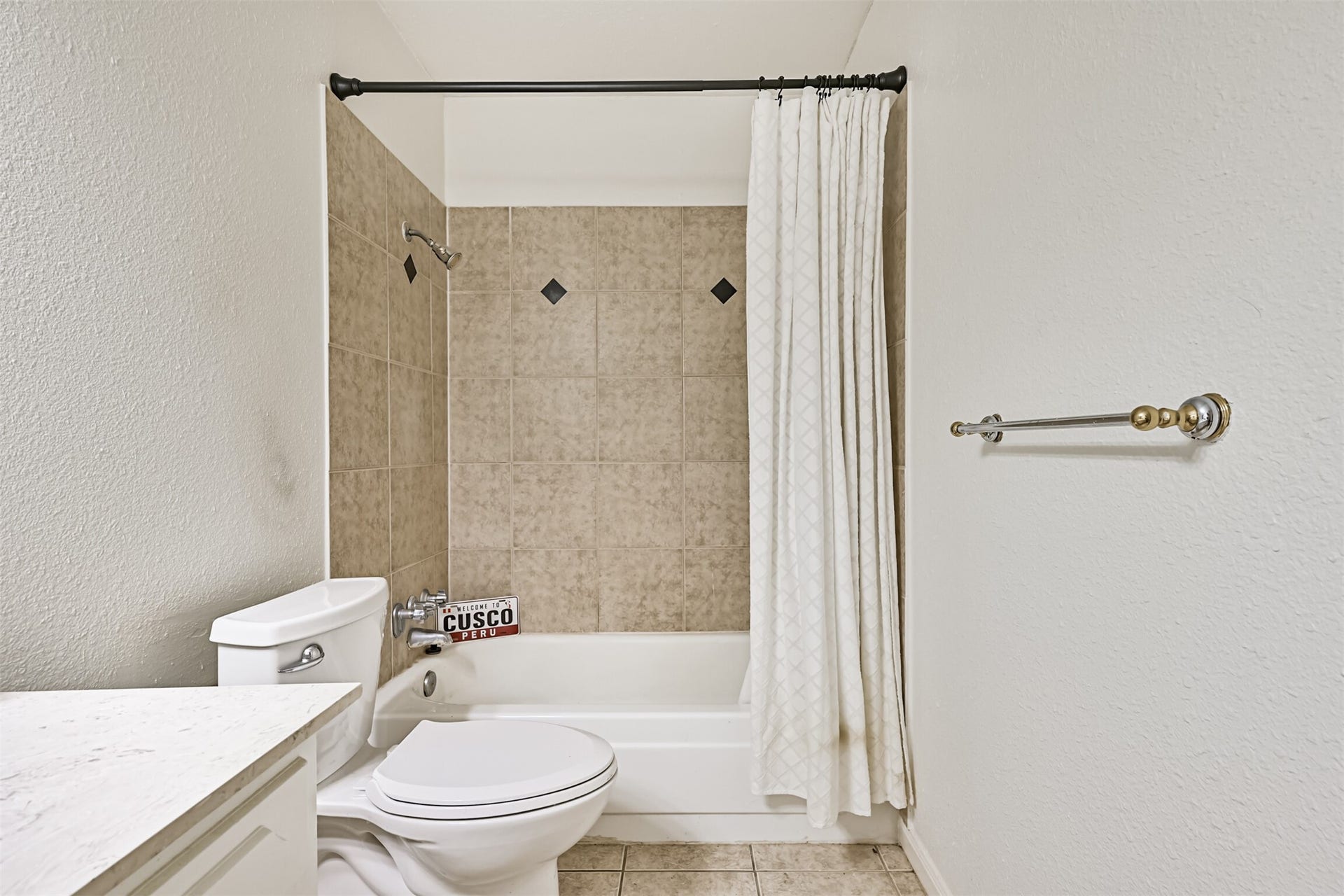 5215 Arboles Drive, #C, Houston, TX 77035 5215 Arboles Drive, #C, Houston, TX 77035