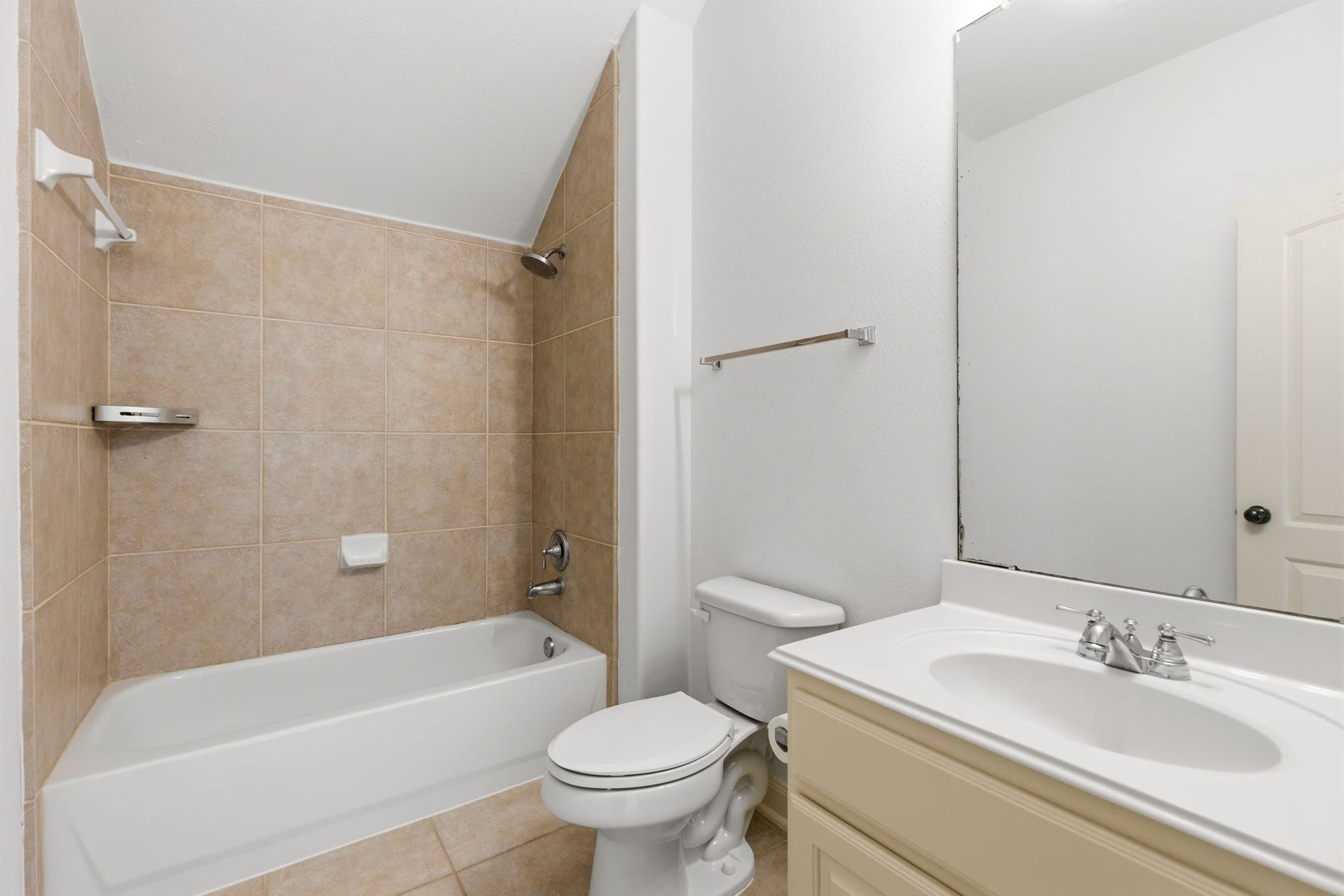 Full bathroom upstairs!  This home has 4 full bathrooms and 1 half bathroom.