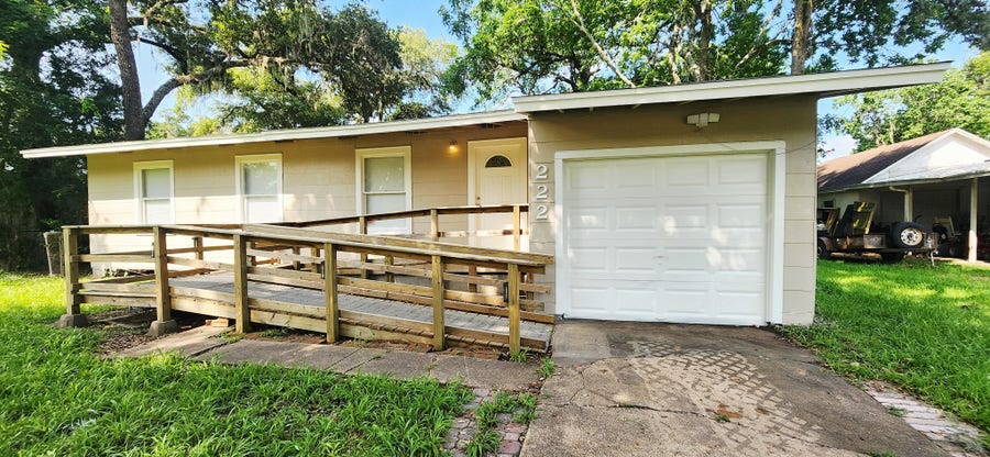 Property photo for 222 Winding Way Street, Lake Jackson, TX