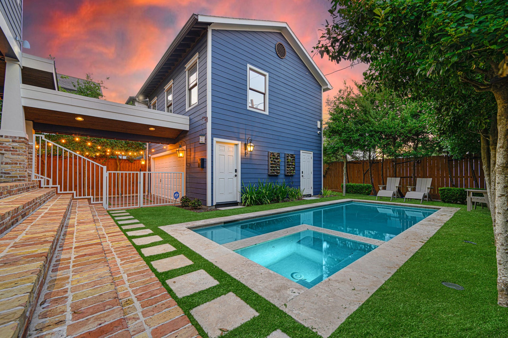 729 E 7th 1/2 Street, Houston, TX 77007