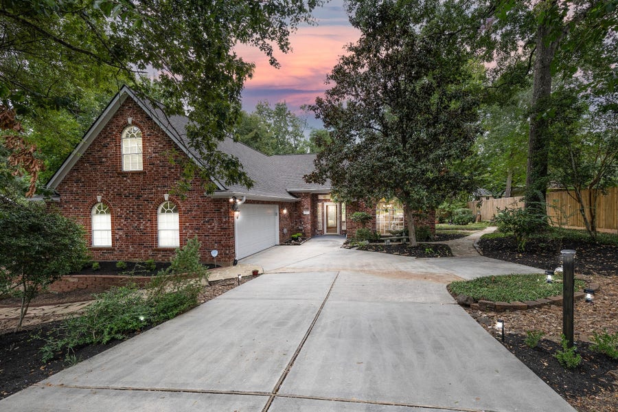 Property photo for 2103 Carriage Run W, Conroe, TX