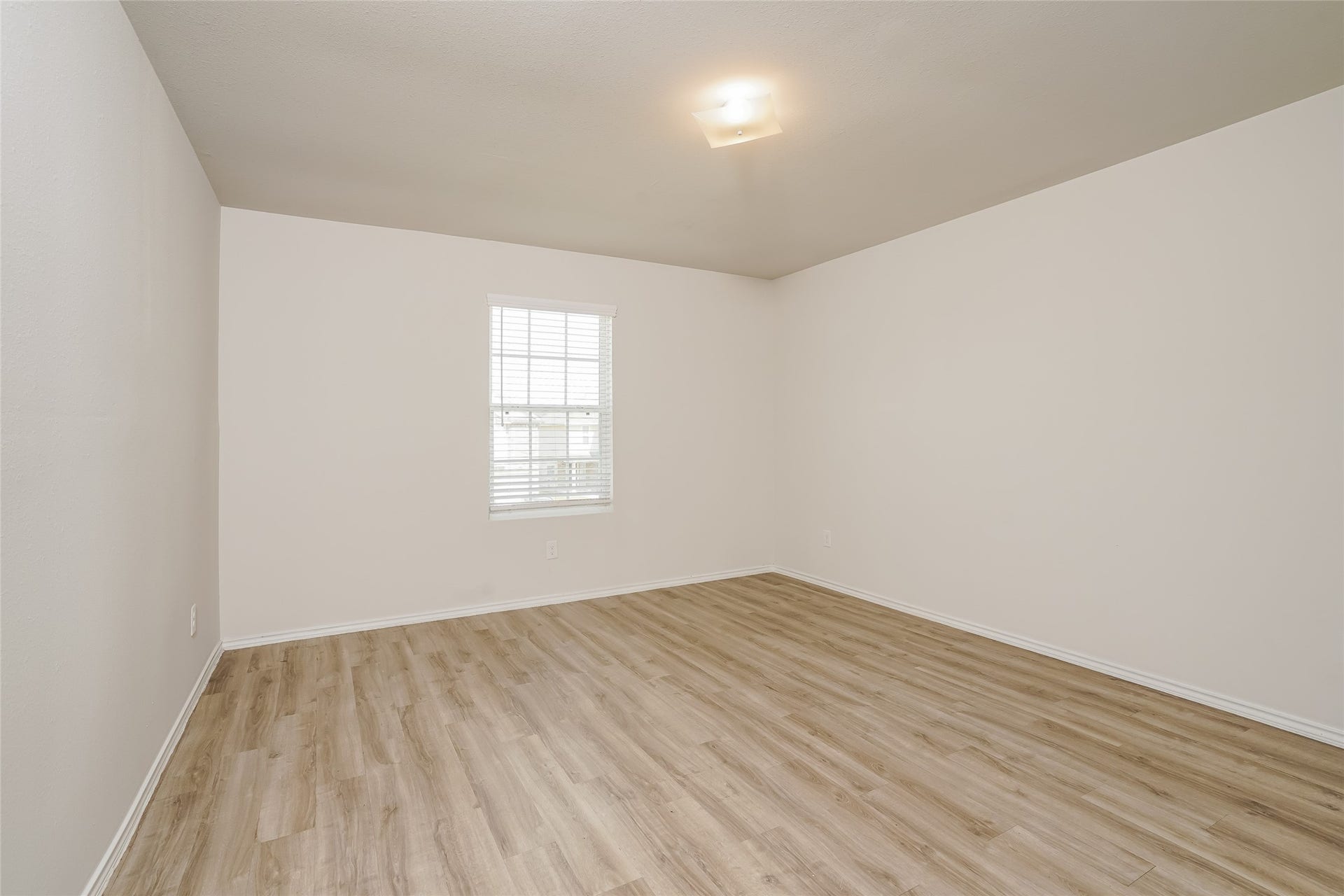 Photos may be representative of the floor plan and not the exact home. Finishes, layout, and features of the actual property for lease may vary.