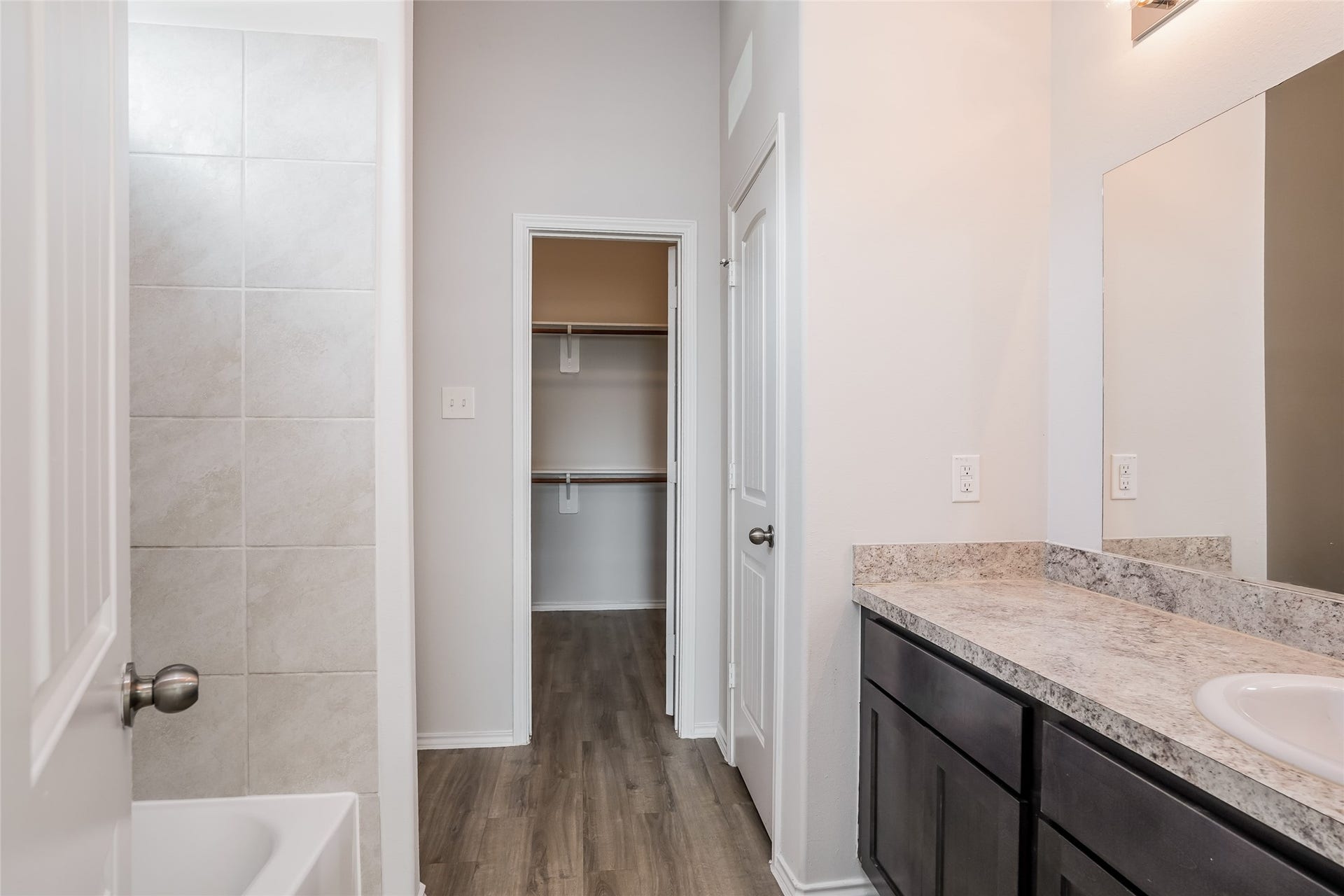 Photos may be representative of the floor plan and not the exact home. Finishes, layout, and features of the actual property for lease may vary.