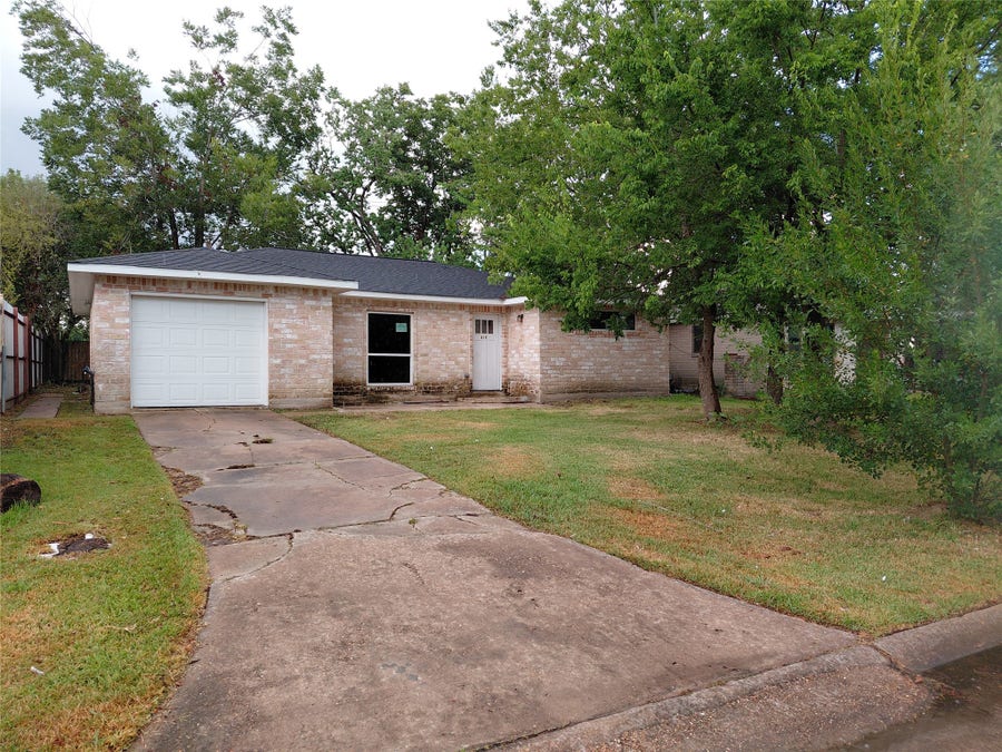 Property photo for 714 Ivyhollow Drive, Channelview, TX