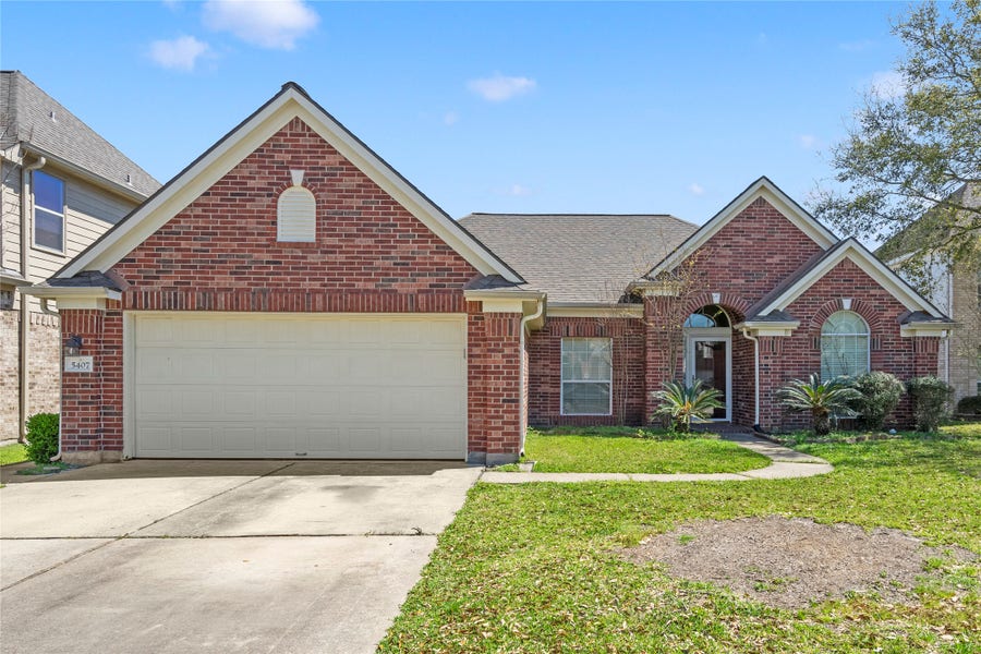 Property photo for 5407 Summer Oak Drive, Pasadena, TX