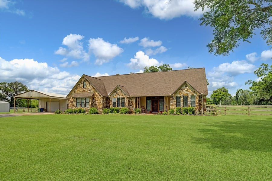Property photo for 1149 Bar X Trail, Angleton, TX