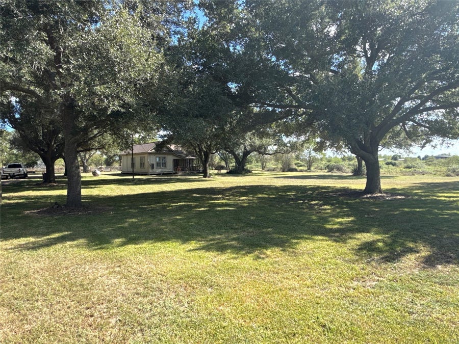 Property photo for 12527 Dannhaus Road, Needville, TX