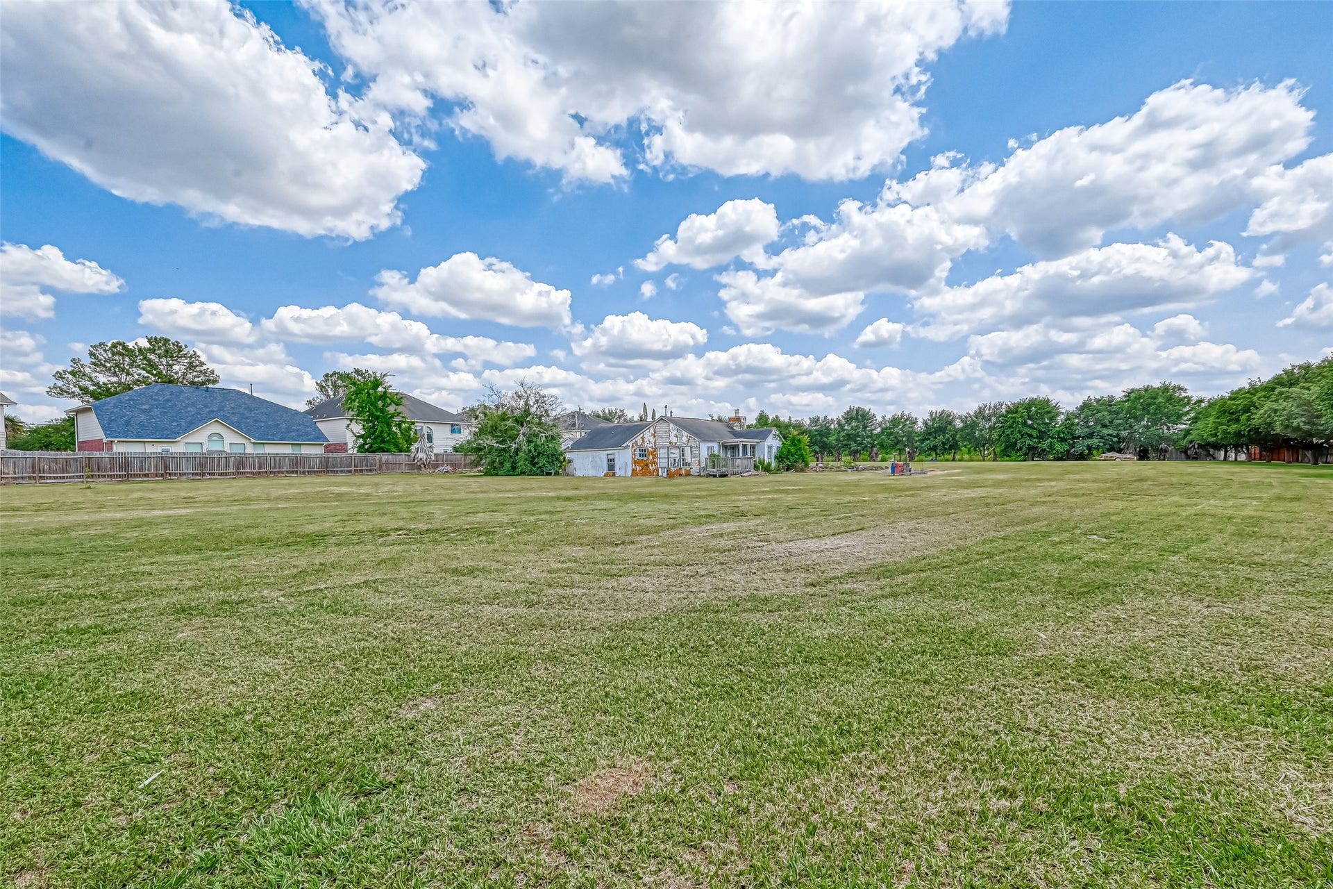 11211 S Dargail Street, Sugar Land, TX 77478