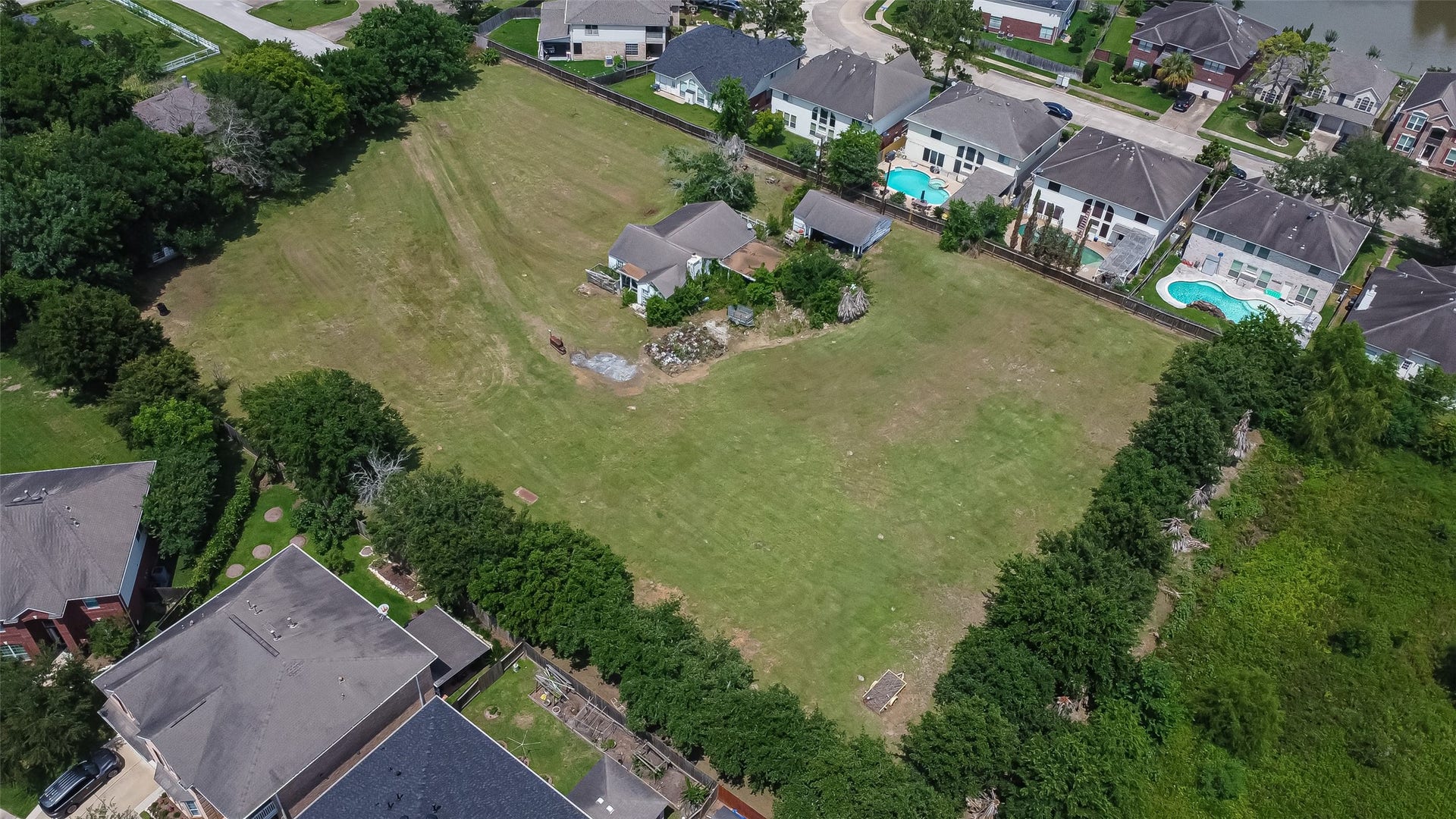 11211 S Dargail Street, Sugar Land, TX 77478