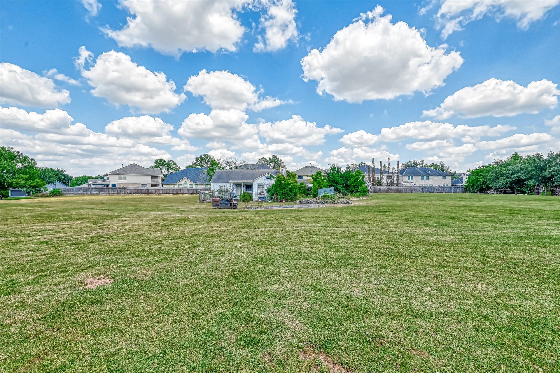 11211 S Dargail Street, Sugar Land, TX 77478