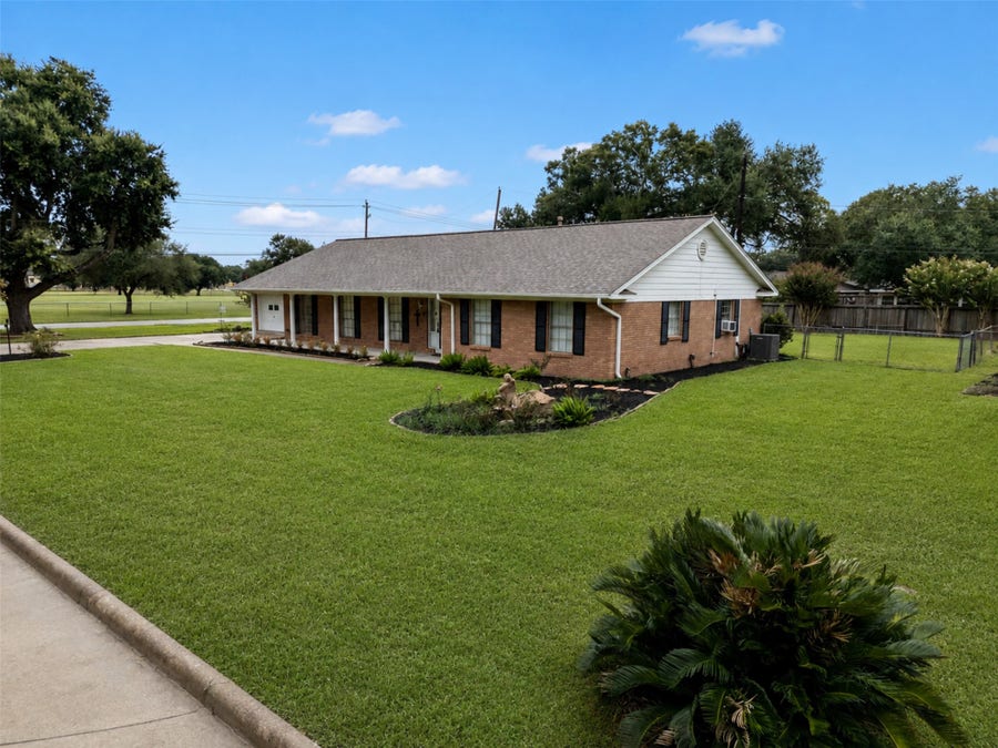 Property photo for 1805 Allen Street, Rosenberg, TX