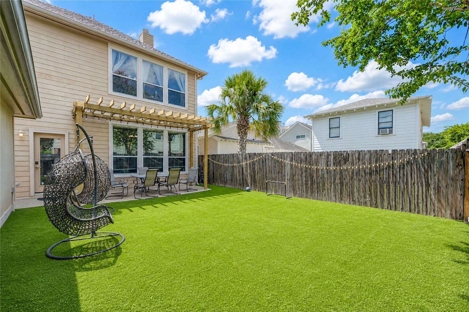 1332 Dorothy Street, Houston, TX 77008 1332 Dorothy Street, Houston, TX 77008
