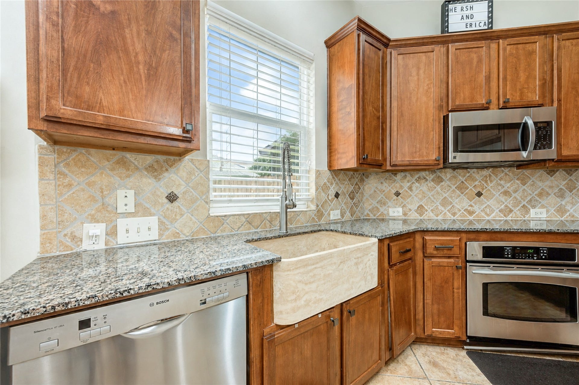 1332 Dorothy Street, Houston, TX 77008 1332 Dorothy Street, Houston, TX 77008