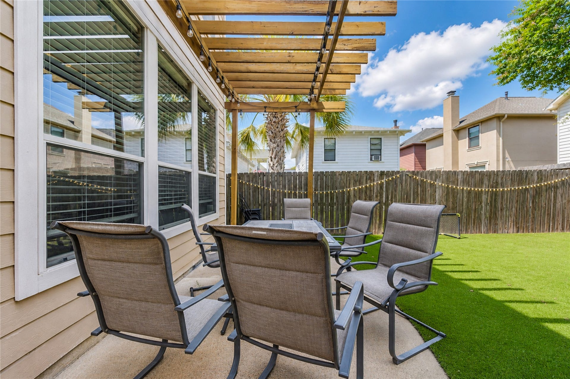1332 Dorothy Street, Houston, TX 77008 1332 Dorothy Street, Houston, TX 77008