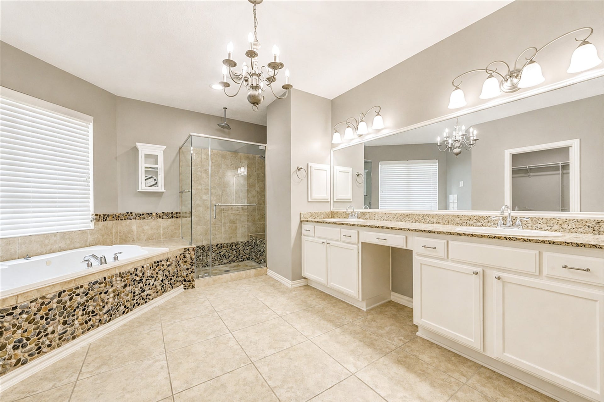 1332 Dorothy Street, Houston, TX 77008 Primary bath.