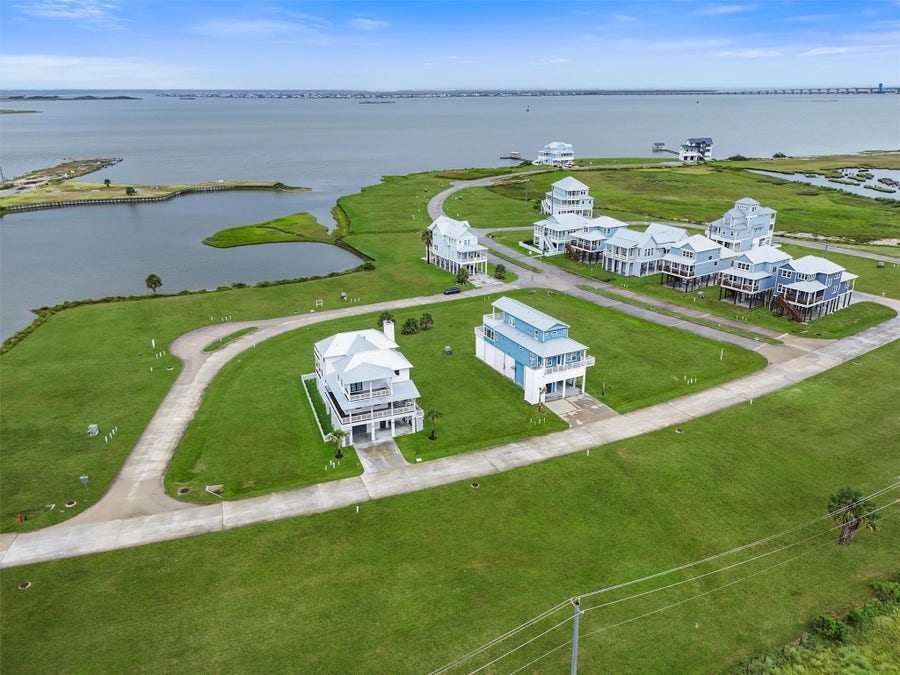 Property photo for 10814 Sweetwater Cove Boulevard, Galveston, TX