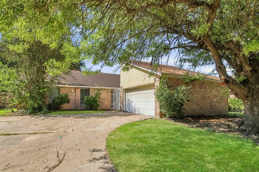 Property photo for 8807 Lakeside Forest Drive, Houston, TX