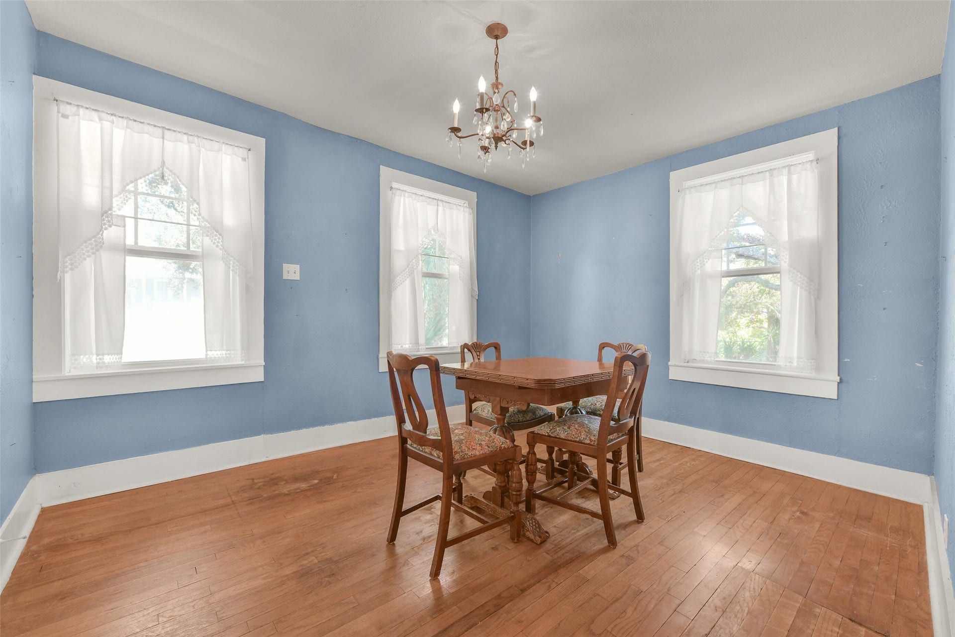 1321 Avenue K, Galveston, TX 77550 Dining Room