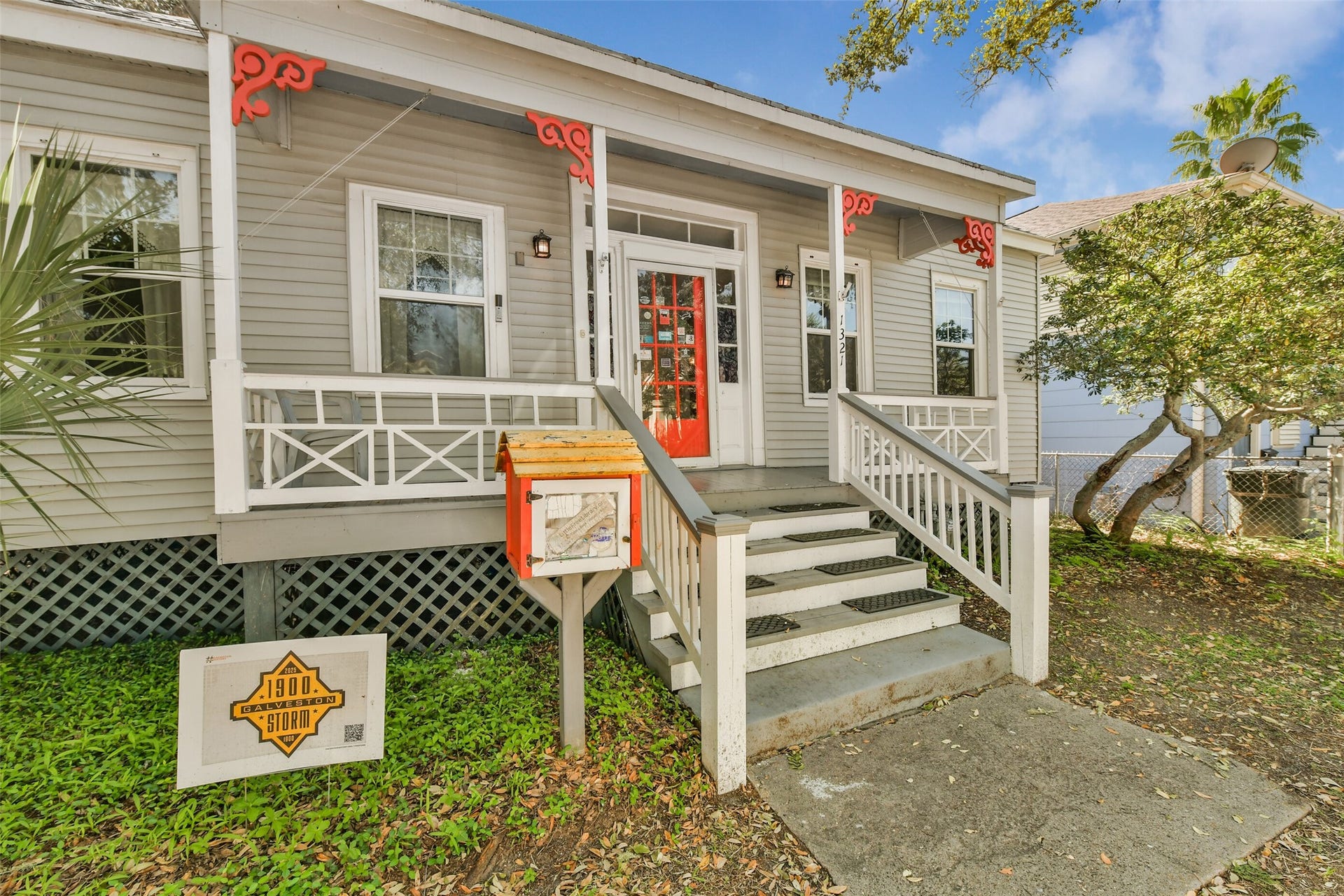 1321 Avenue K, Galveston, TX 77550 Another view