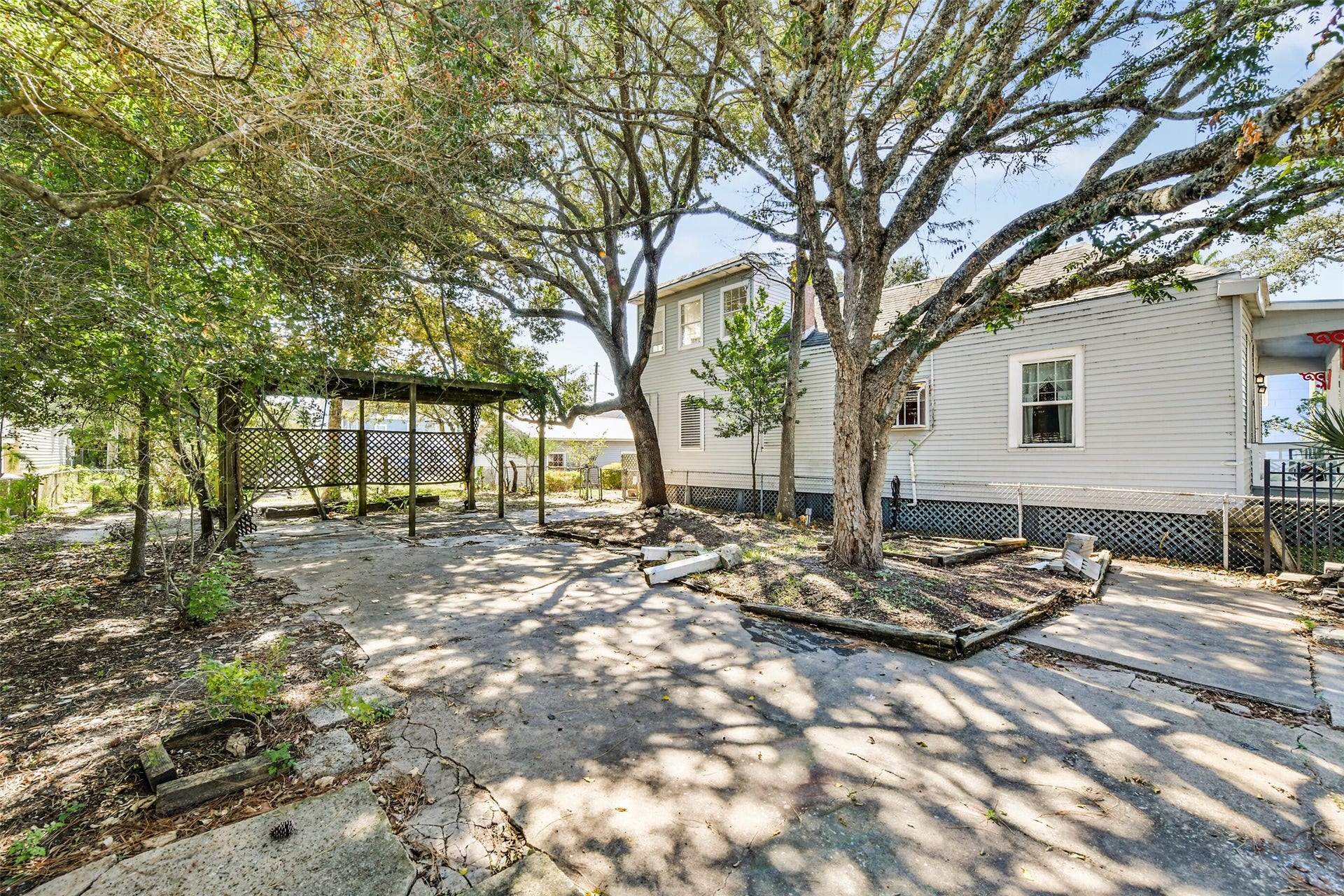 1321 Avenue K, Galveston, TX 77550 another view of lot