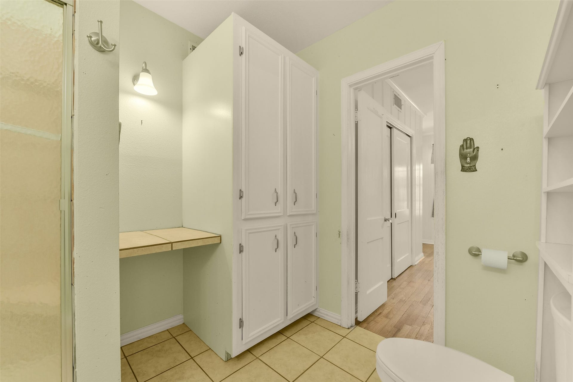 1321 Avenue K, Galveston, TX 77550 another view of primary bath