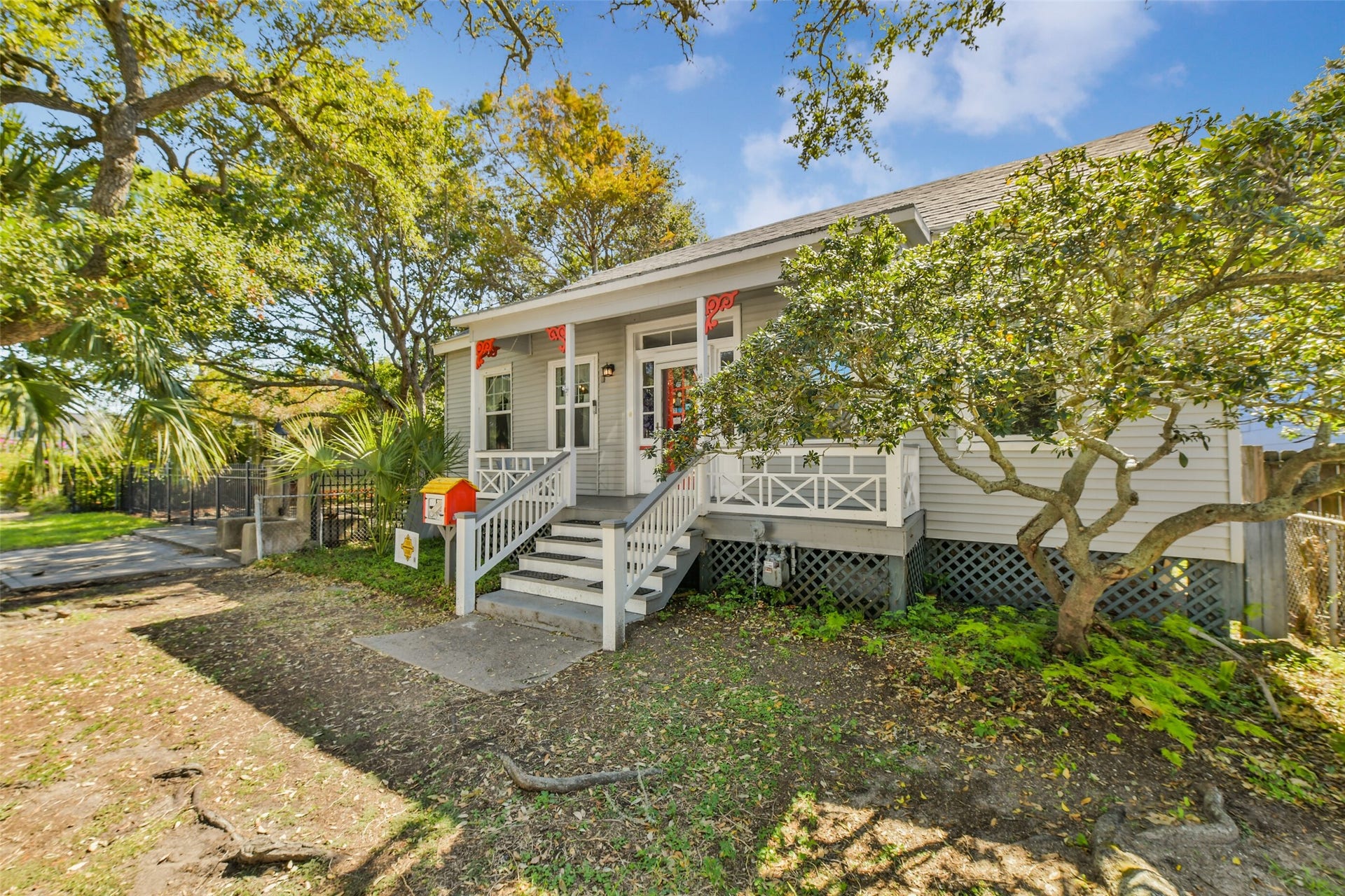 1321 Avenue K, Galveston, TX 77550 Another viwe