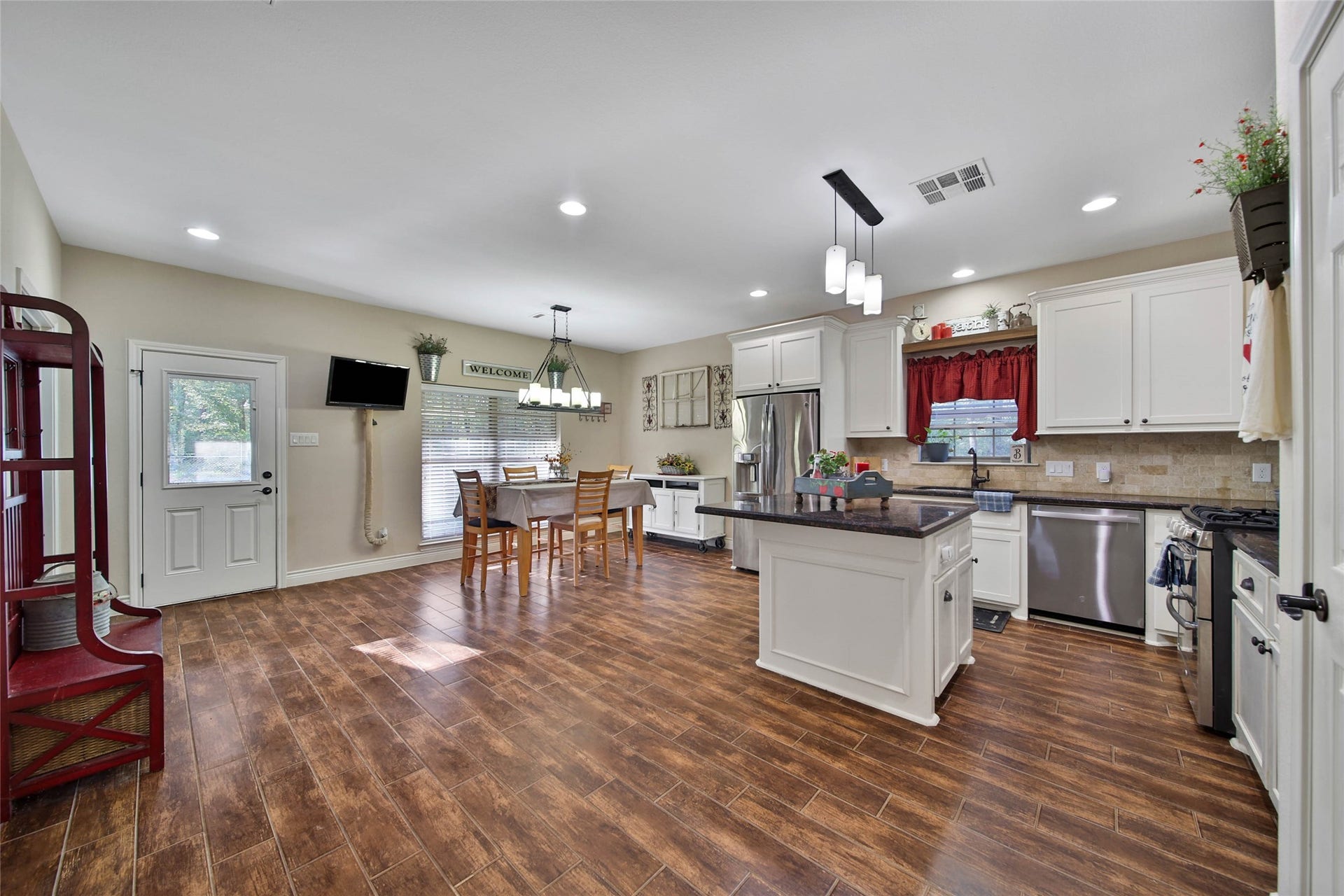 9107 Black Buck Lane, Conroe, TX 77303 9107 Black Buck Lane, Conroe, TX 77303