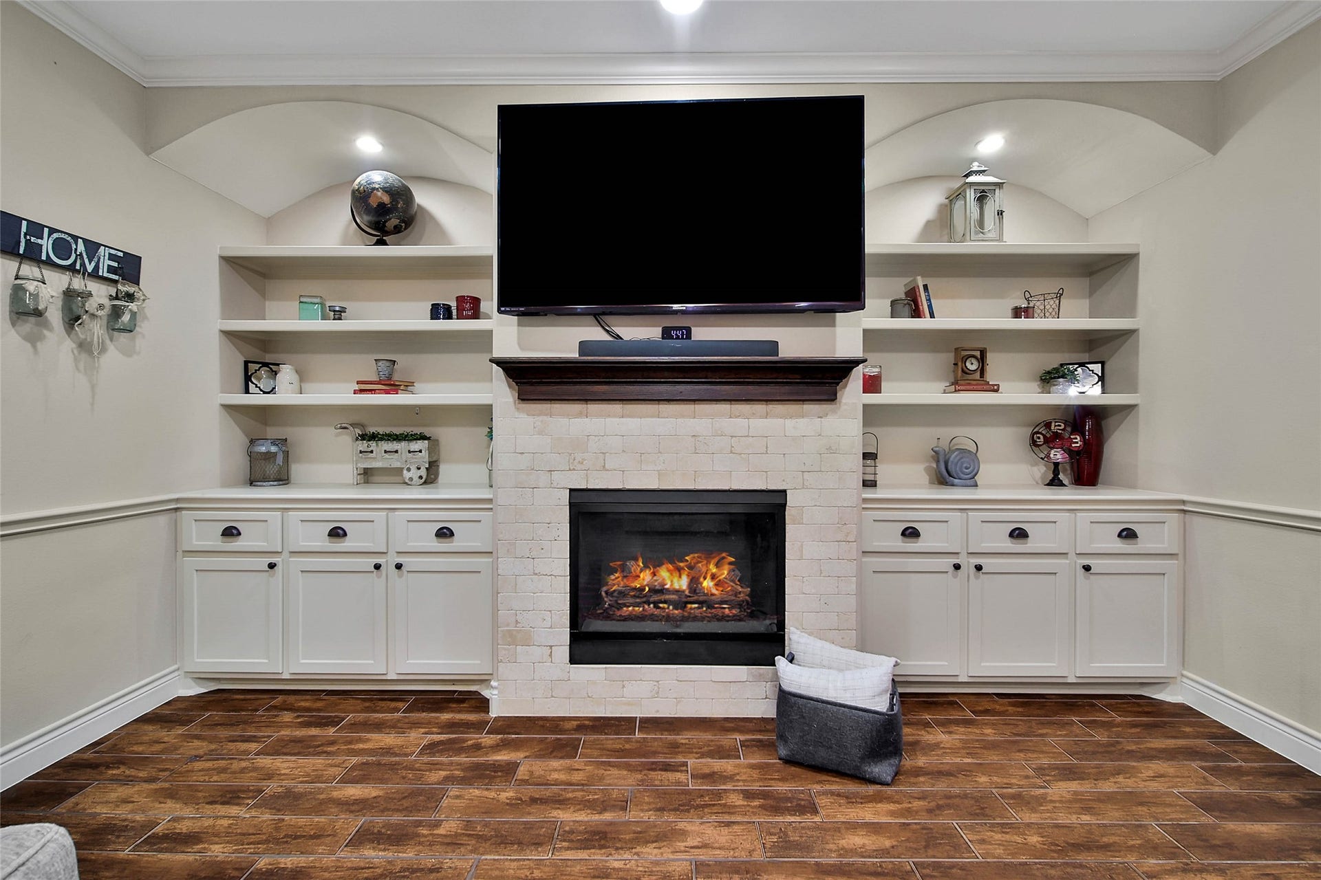 9107 Black Buck Lane, Conroe, TX 77303 9107 Black Buck Lane, Conroe, TX 77303