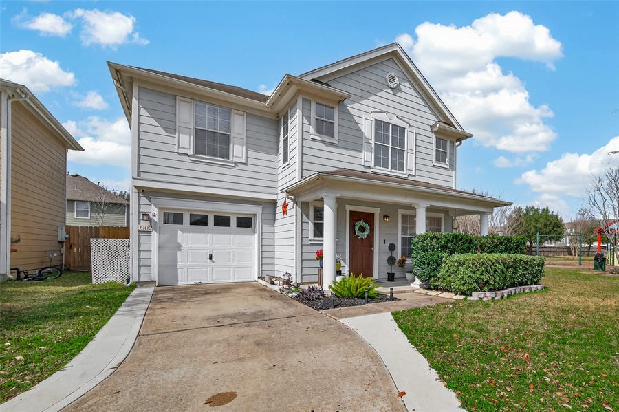 Property photo for 9902 Victoria Point Lane, Houston, TX