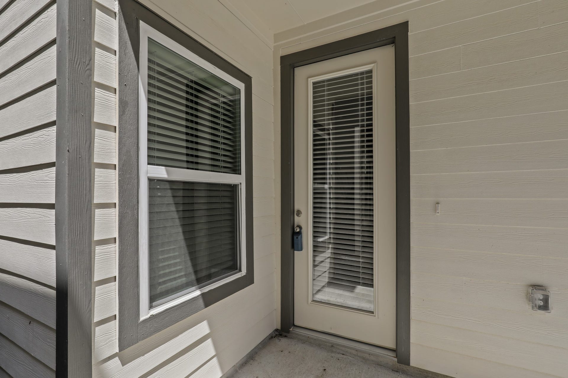 13510 Axel Lane, Houston, TX 77047 13510 Axel Lane, Houston, TX 77047