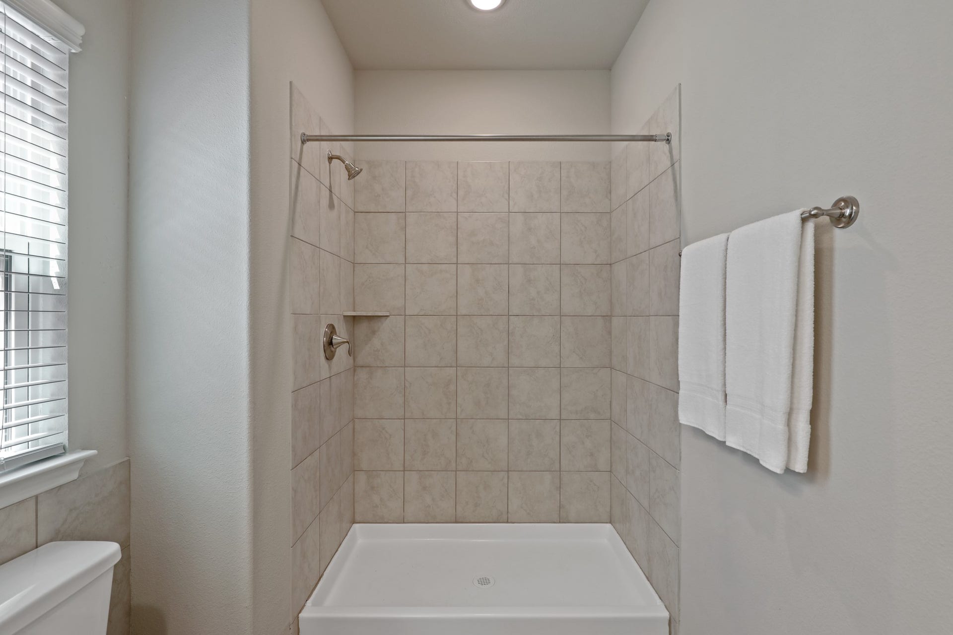 13510 Axel Lane, Houston, TX 77047 13510 Axel Lane, Houston, TX 77047