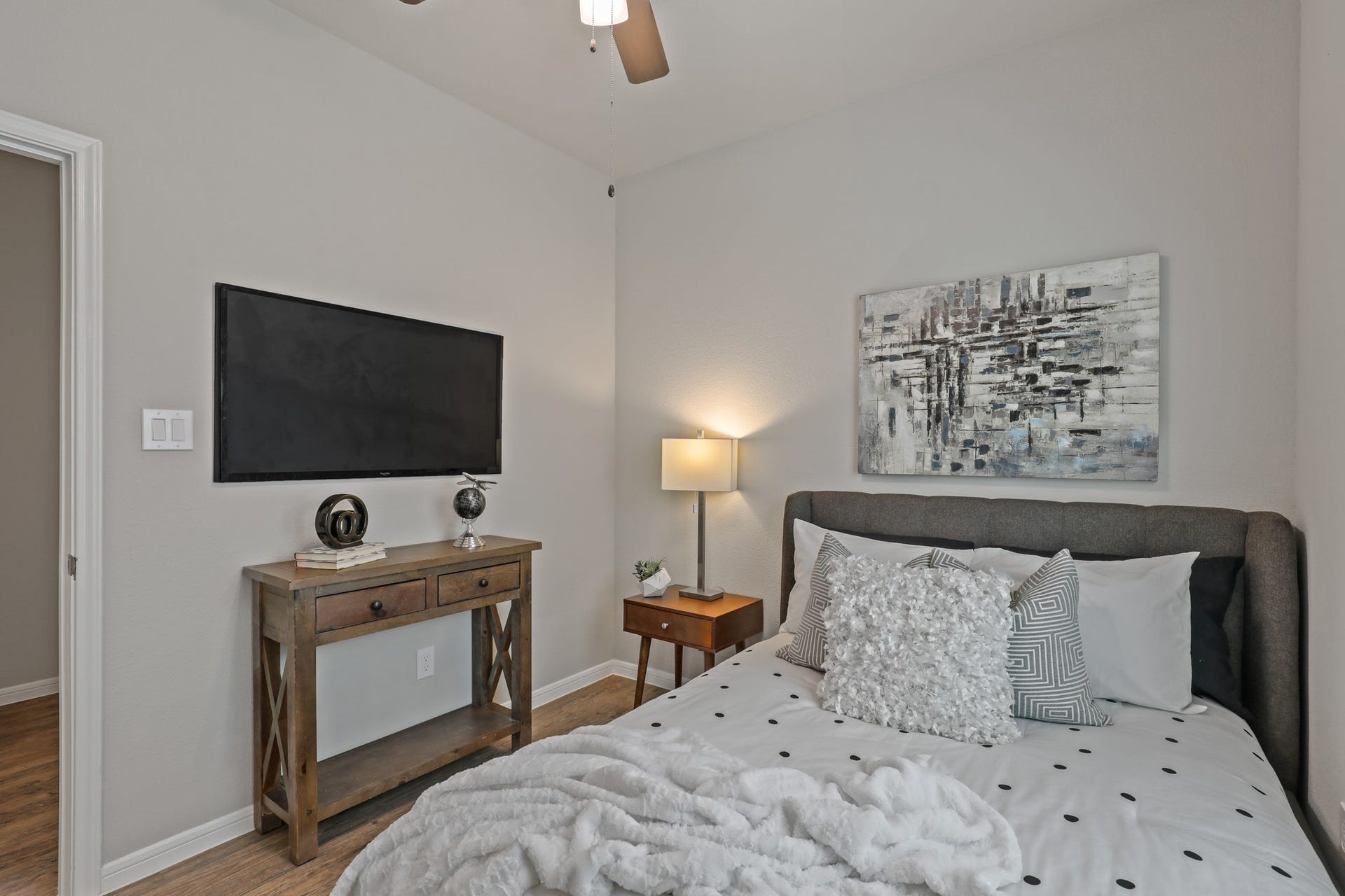 13510 Axel Lane, Houston, TX 77047 13510 Axel Lane, Houston, TX 77047