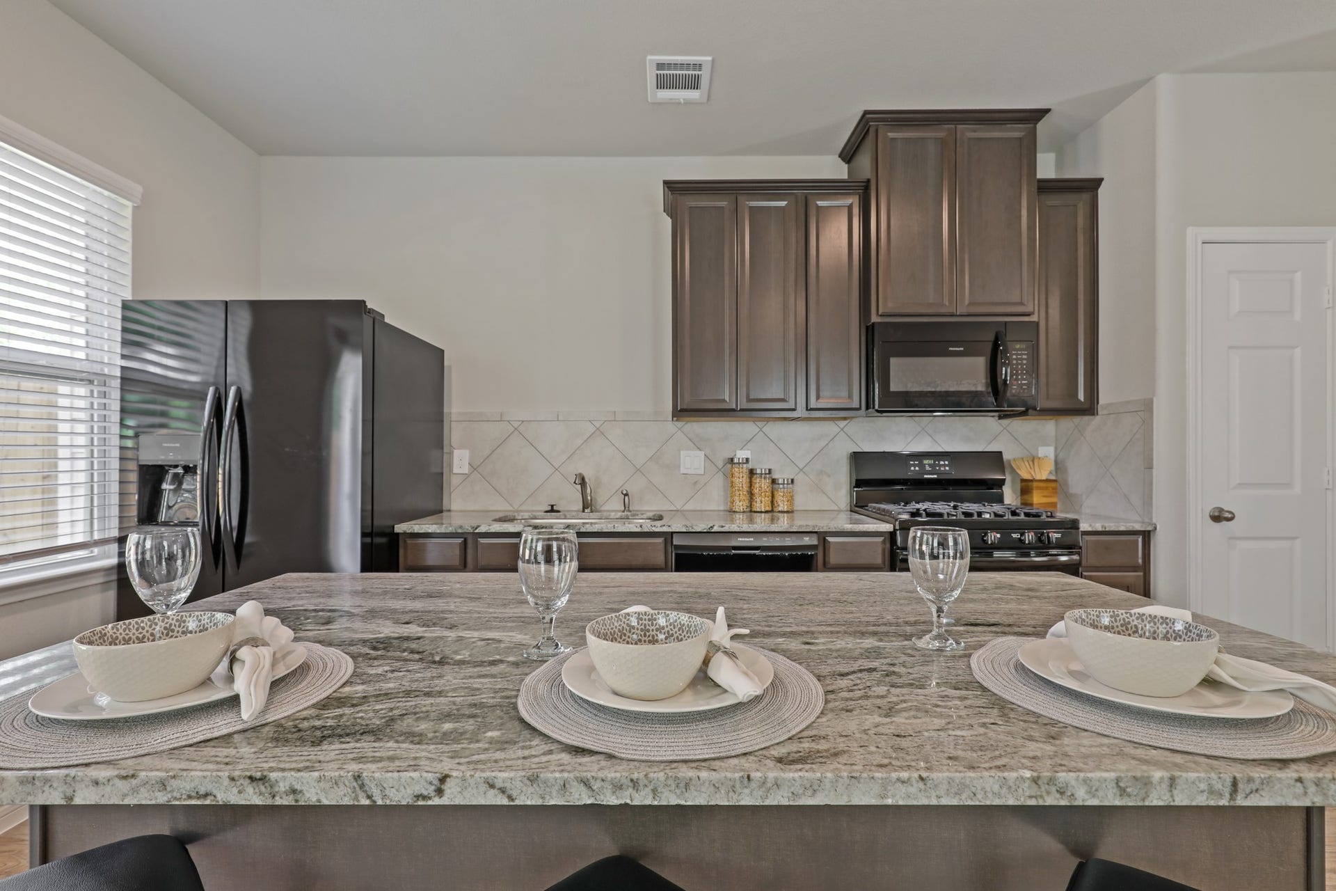 13510 Axel Lane, Houston, TX 77047 13510 Axel Lane, Houston, TX 77047