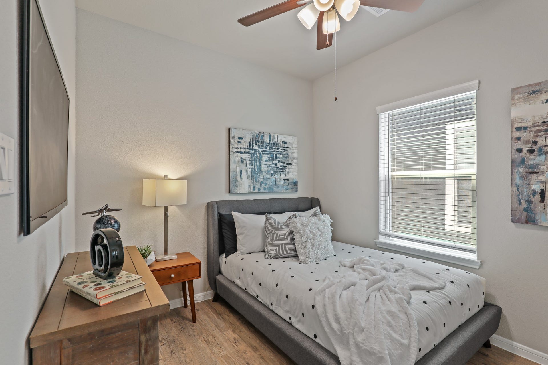 13510 Axel Lane, Houston, TX 77047 13510 Axel Lane, Houston, TX 77047