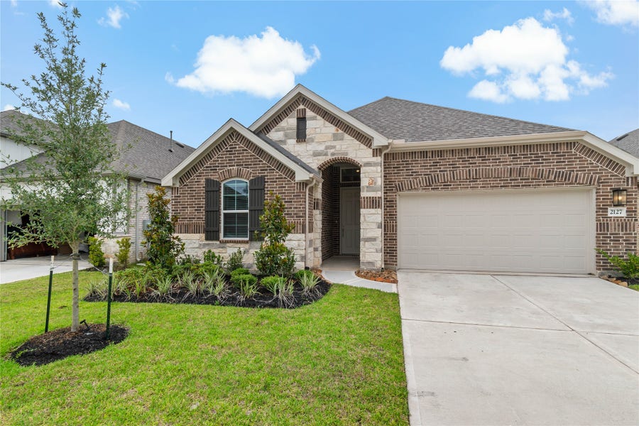 Property photo for 2127 Villa Flora Lane, Friendswood, TX