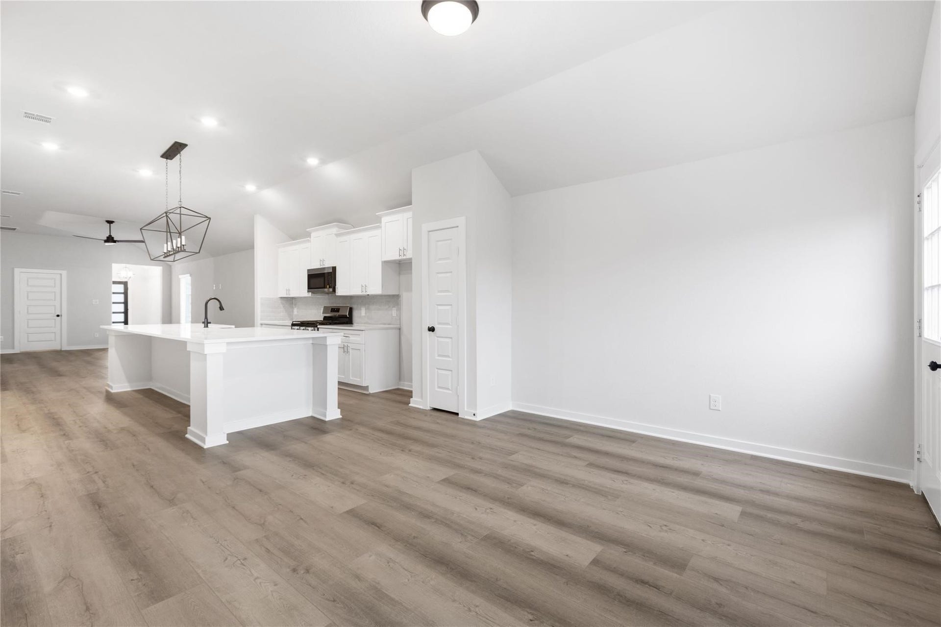 6543 Escondido Dr, Rosharon, TX 77583