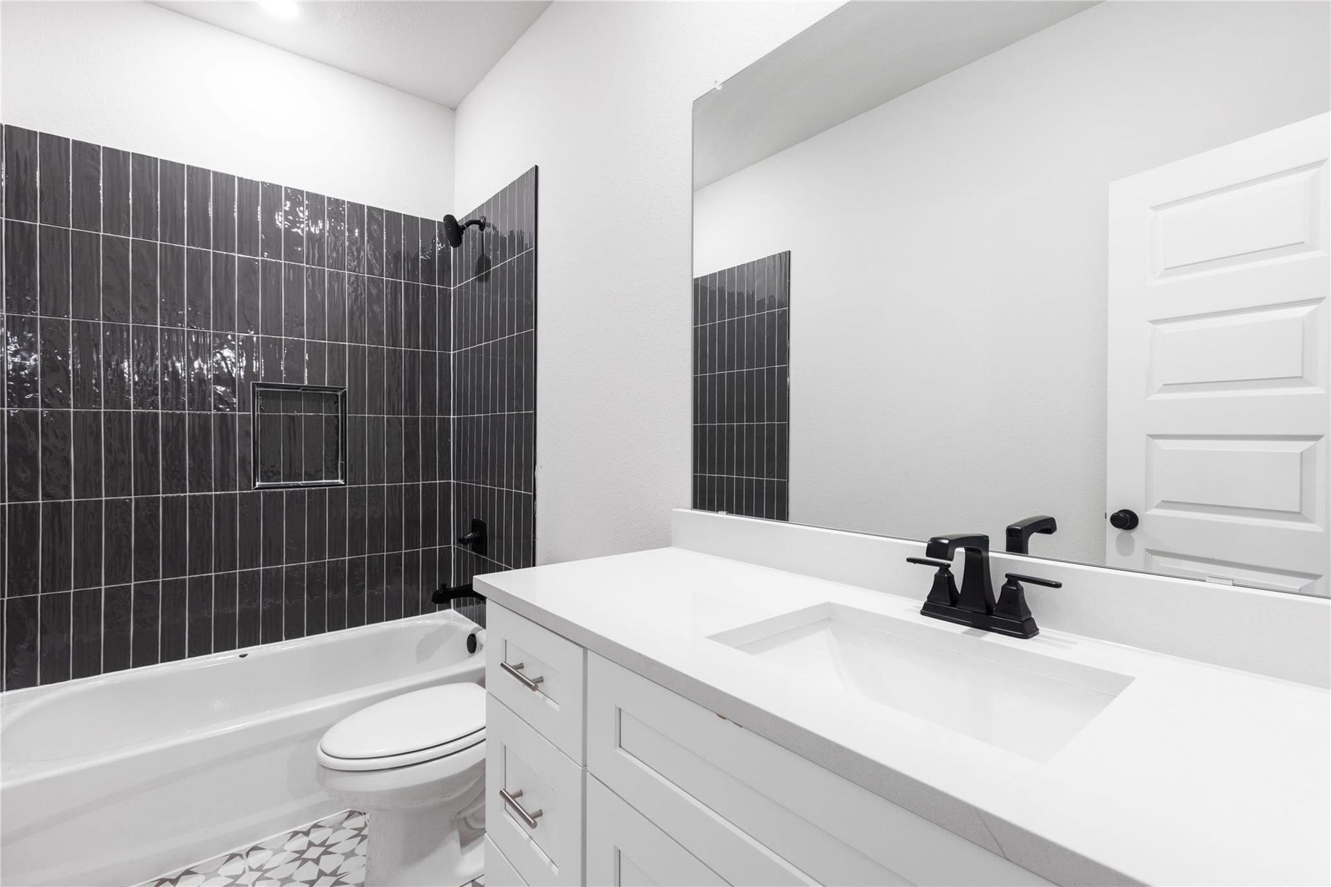 6543 Escondido Dr, Rosharon, TX 77583