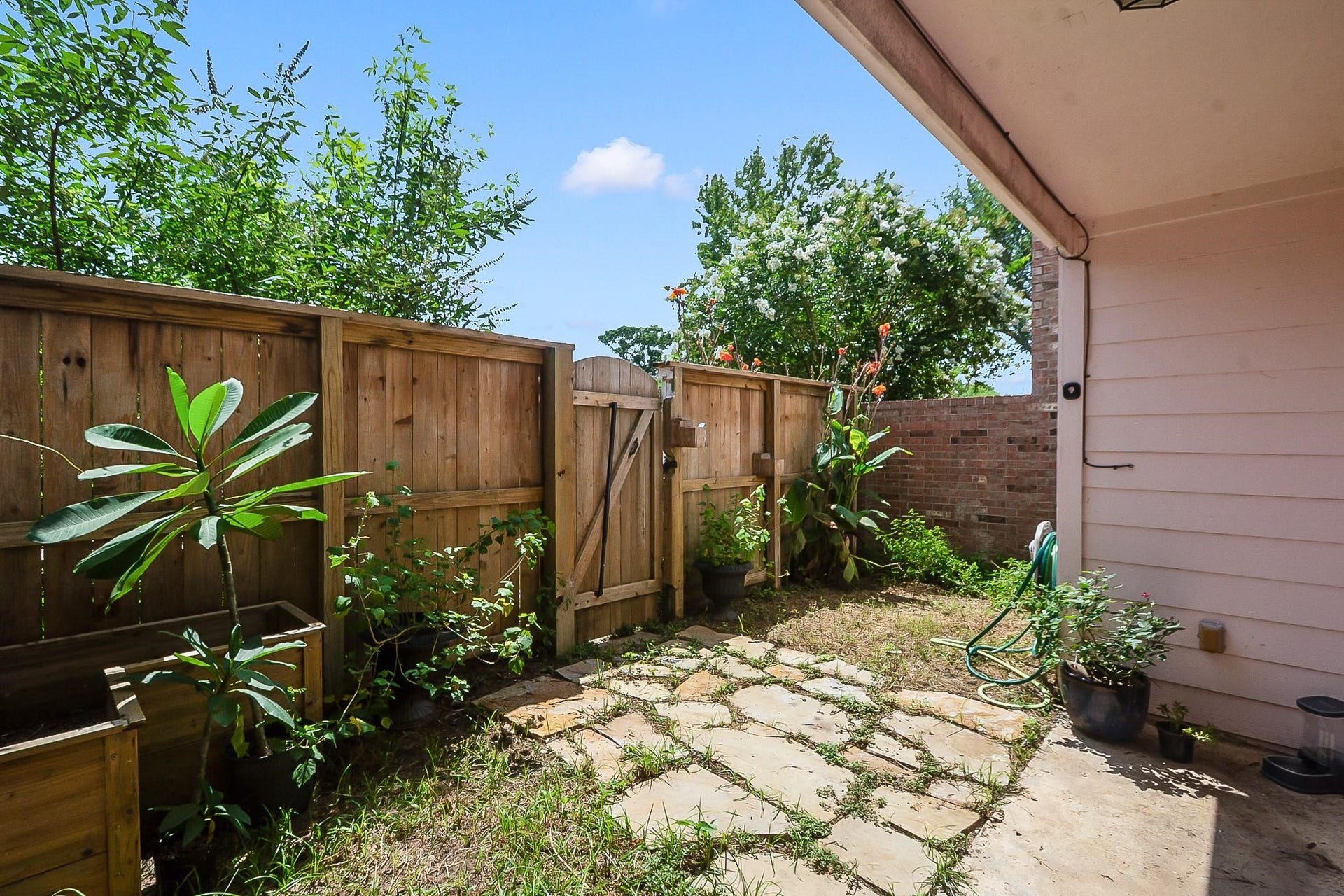 62 Chervil Common, Lake Jackson, TX 77566 62 Chervil Common, Lake Jackson, TX 77566