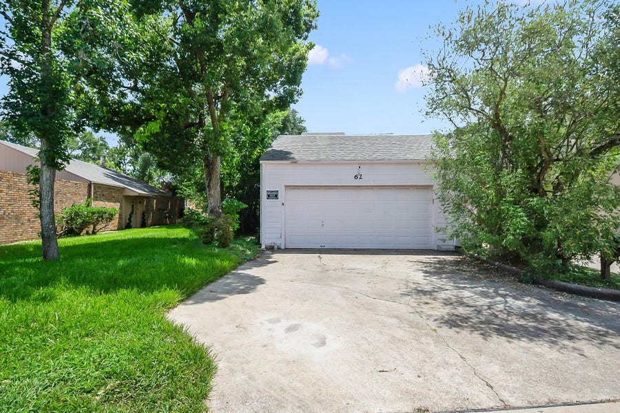 Property photo for 62 Chervil Common, Lake Jackson, TX
