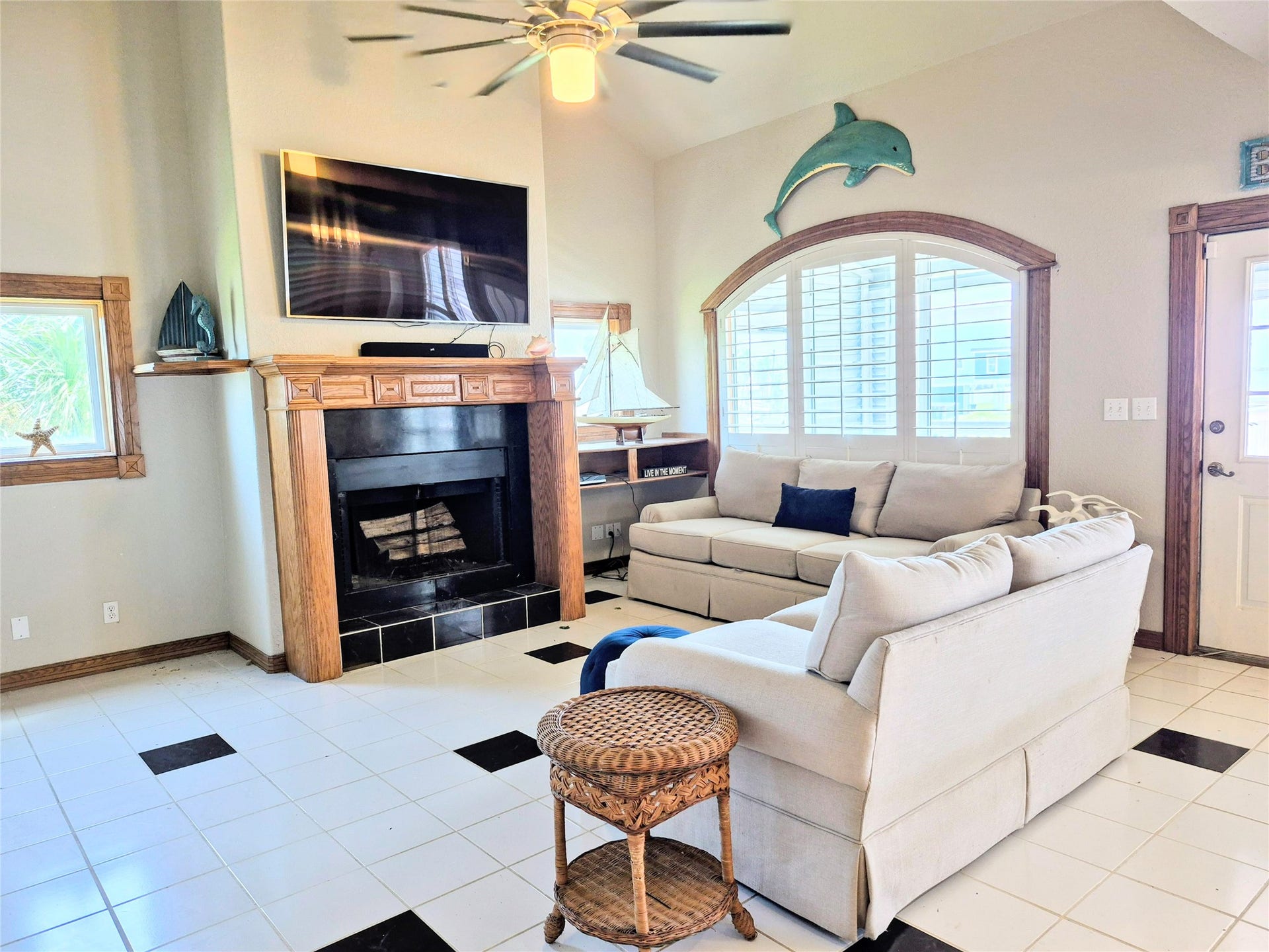 111 Kona Drive, Tiki Island, TX 77554 111 Kona Drive, Tiki Island, TX 77554