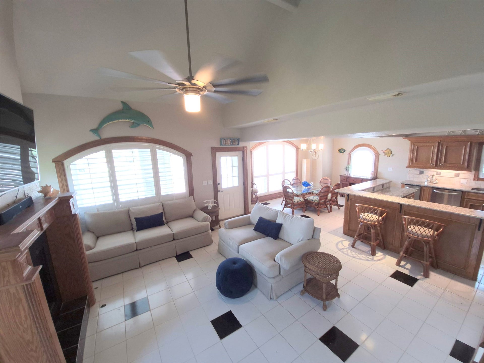 111 Kona Drive, Tiki Island, TX 77554 111 Kona Drive, Tiki Island, TX 77554