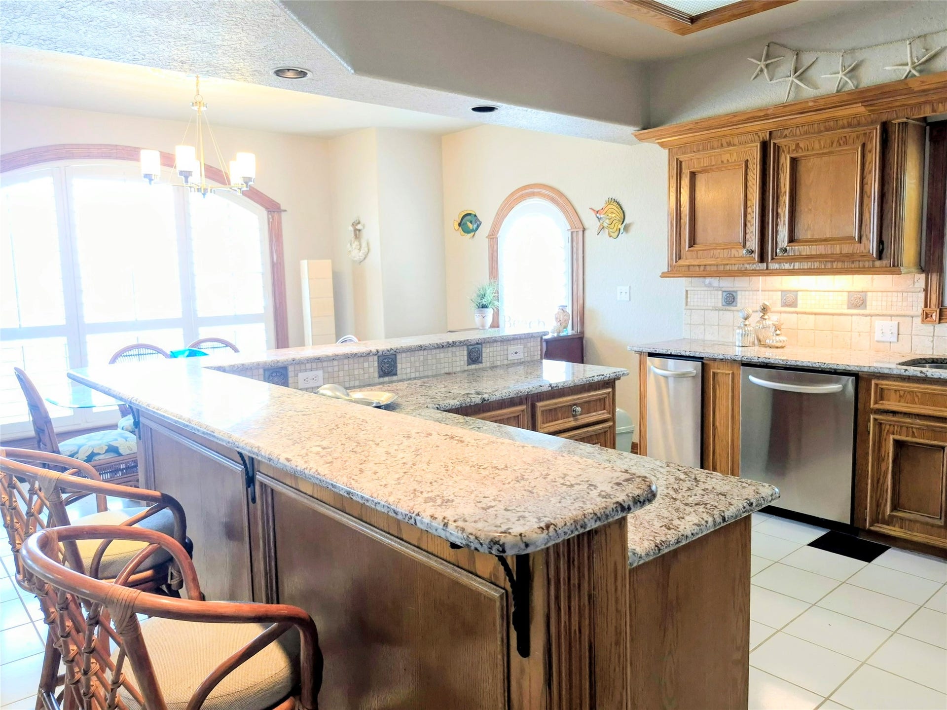 111 Kona Drive, Tiki Island, TX 77554 111 Kona Drive, Tiki Island, TX 77554