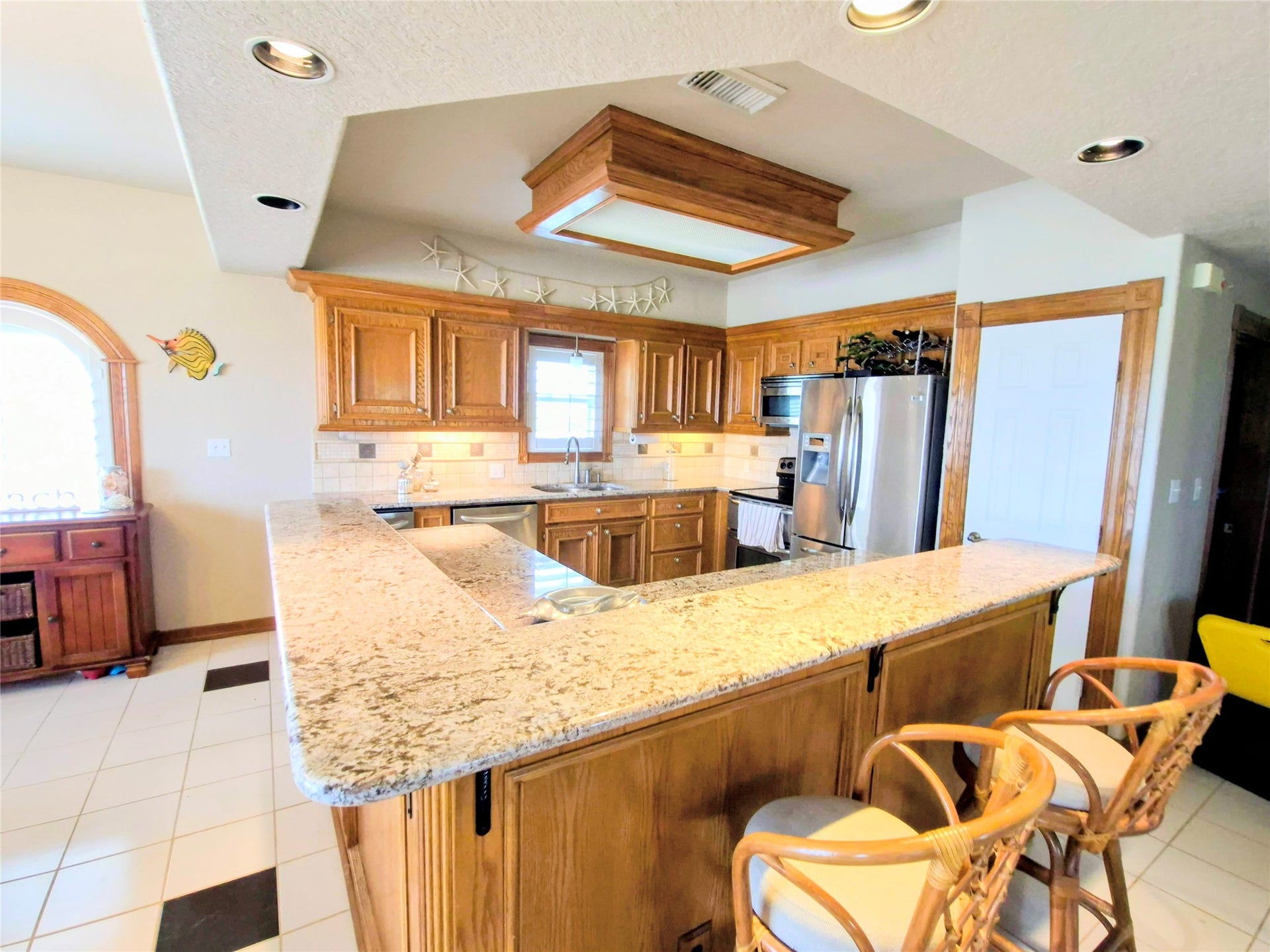 111 Kona Drive, Tiki Island, TX 77554 111 Kona Drive, Tiki Island, TX 77554