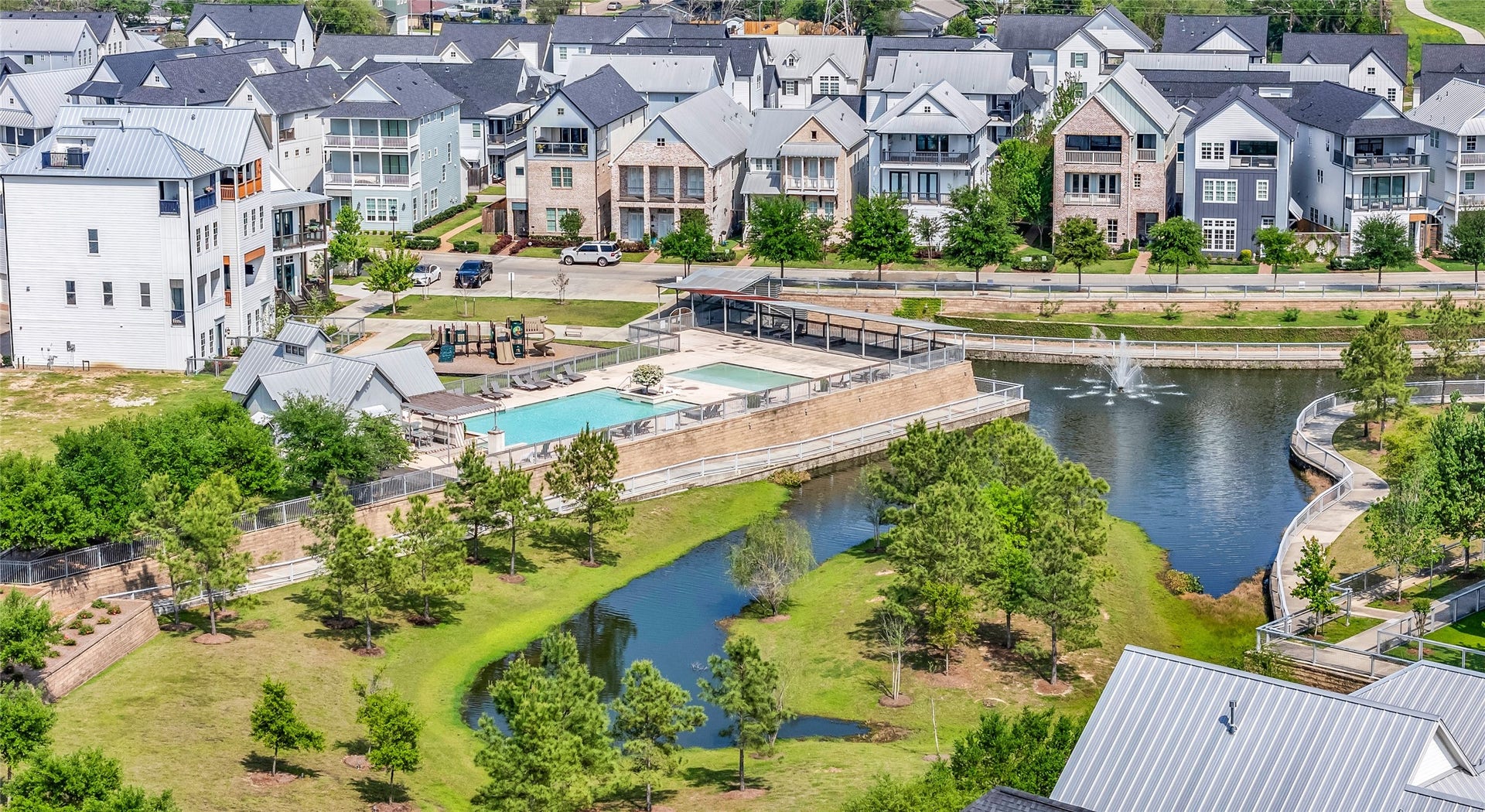 8710 Park Kolbe Lane, Houston, TX 77080 In the Center of the City's Biggest Growth Area: 1/2 Way Between Galleria and Centre and 1/2 Way between 1-10 and 290