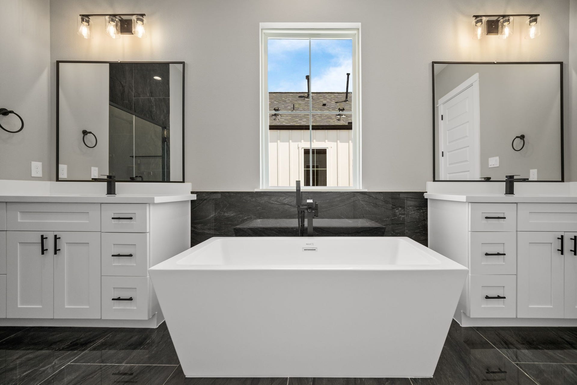 1175 W 19th Street, Houston, TX 77008 Spa like bathroom with his and her area sinks