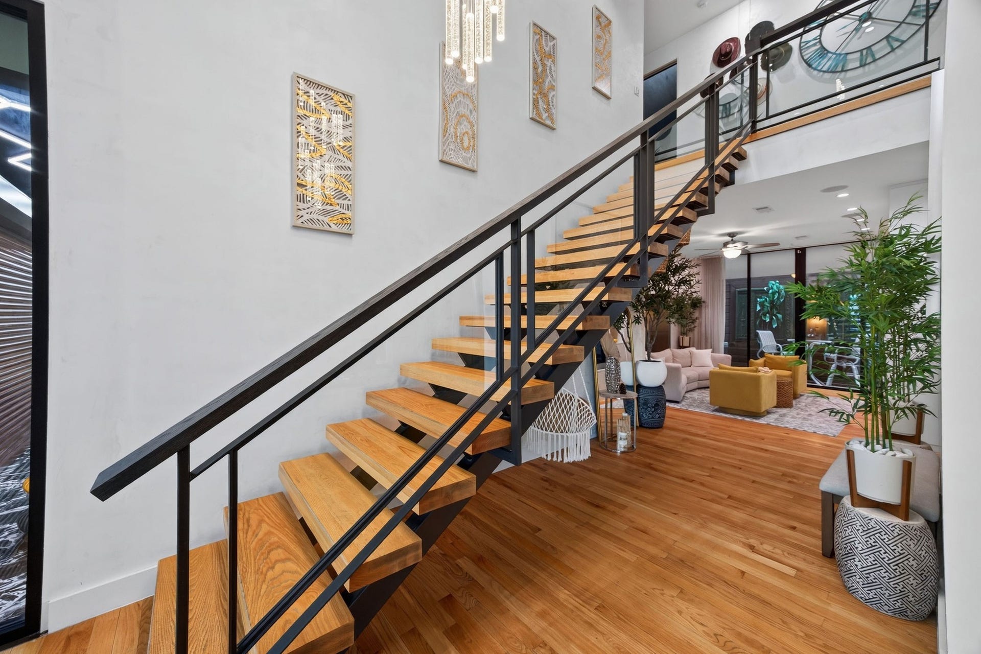 1310 Nantucket Drive, Houston, TX 77057 1310 Nantucket Drive, Houston, TX 77057