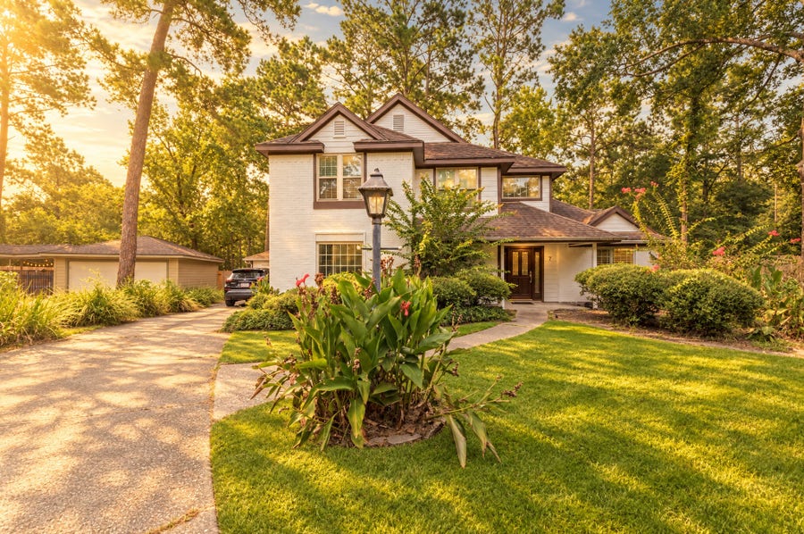 Property photo for 2 Summer Morning Court, The Woodlands, TX