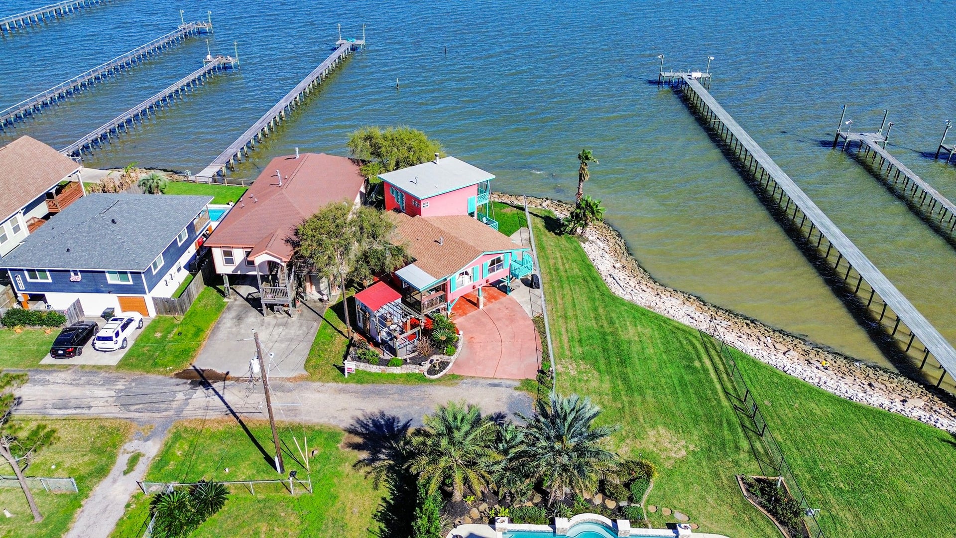 1121 6th Street, San Leon, TX 77539 Bulkead with rip & rap & ability to rebuild pier due to be grandfathered in. (New build cannot build piers next to it).