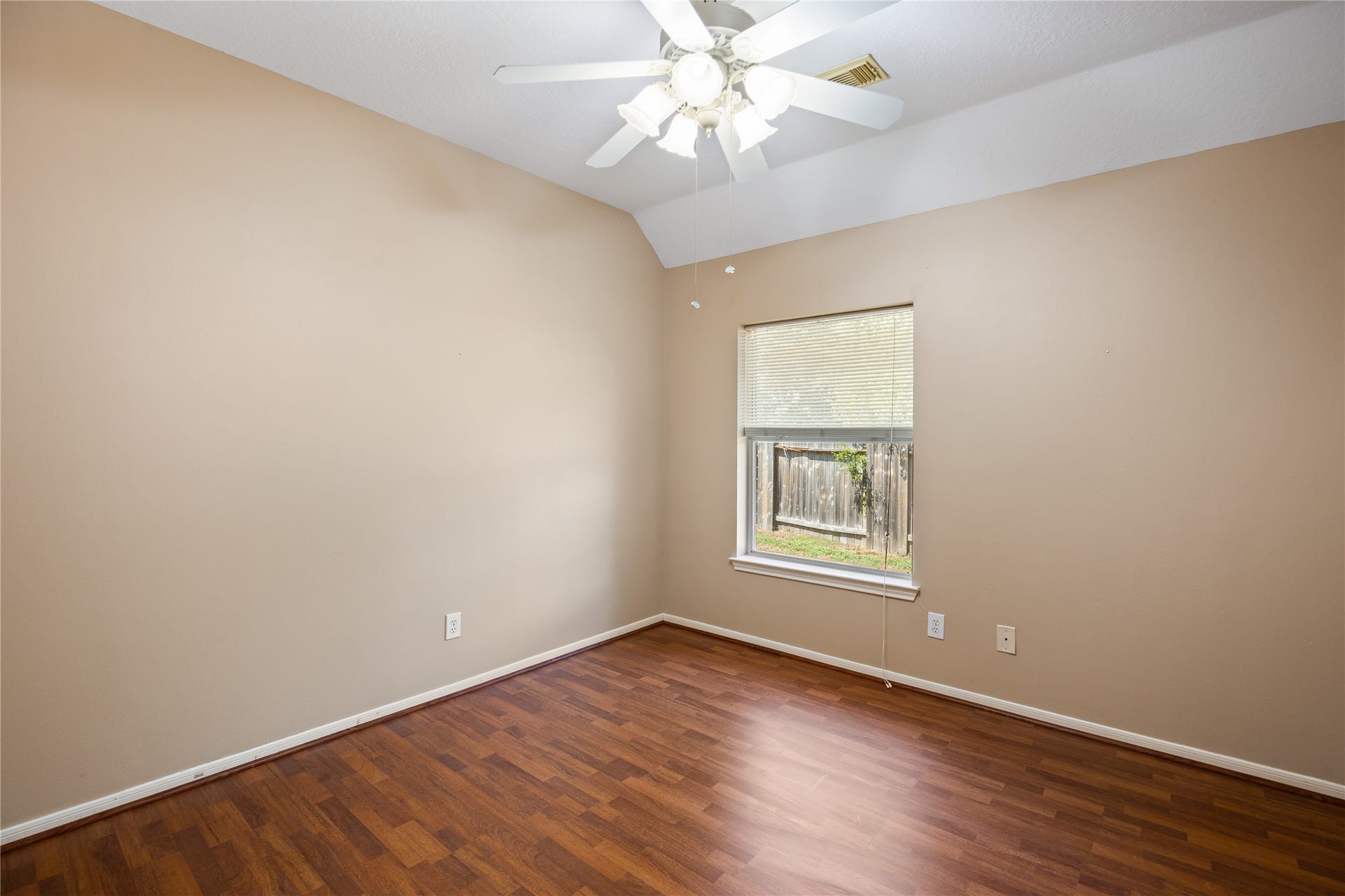 16926 Cobbler Crossing Drive, Sugar Land, TX 77498 With two roomy guest bedrooms, theres always space for company. This bright secondary bedroom offers a large closet and easy access to a full bathroom, making it a comfortable setup for overnight guests, a home gym or perhaps a creative studio.
