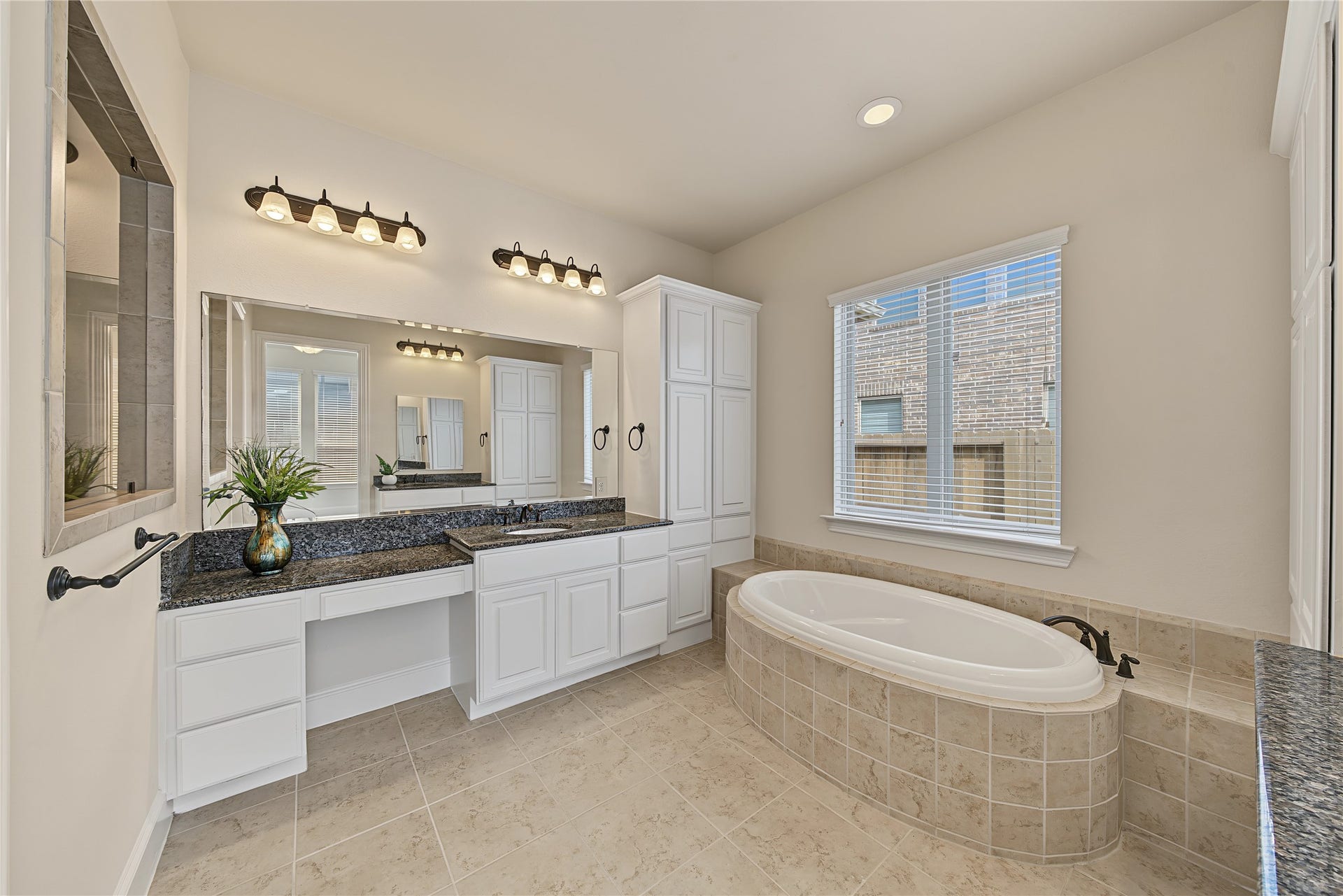 4226 Pebble Heights Lane, Sugar Land, TX 77479 Master Bath